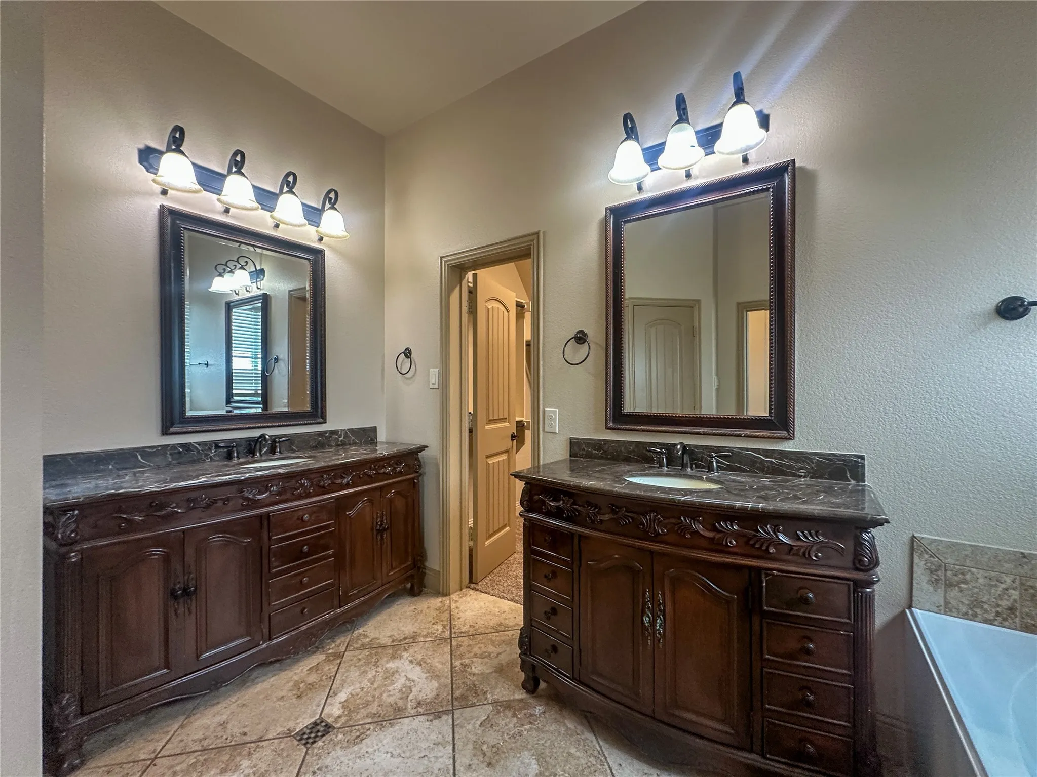 Single Family Residence For Sale in Ellis County , 422 Calvert Drive, Midlothian, Texas 76065, 4 Bedroom, 2 Bathroom, 2 Garage spaces, 2,205 Sqft, built in 2015, mls#21314821, Real Estate Agent in Midlothian, Homes For Sale in Ellis county, Homes For Sale in Midlothian, Realtor in Midlothian Texas, Real Estate Brokerage Independent Realty Texas, Luminita Cordes Realtor