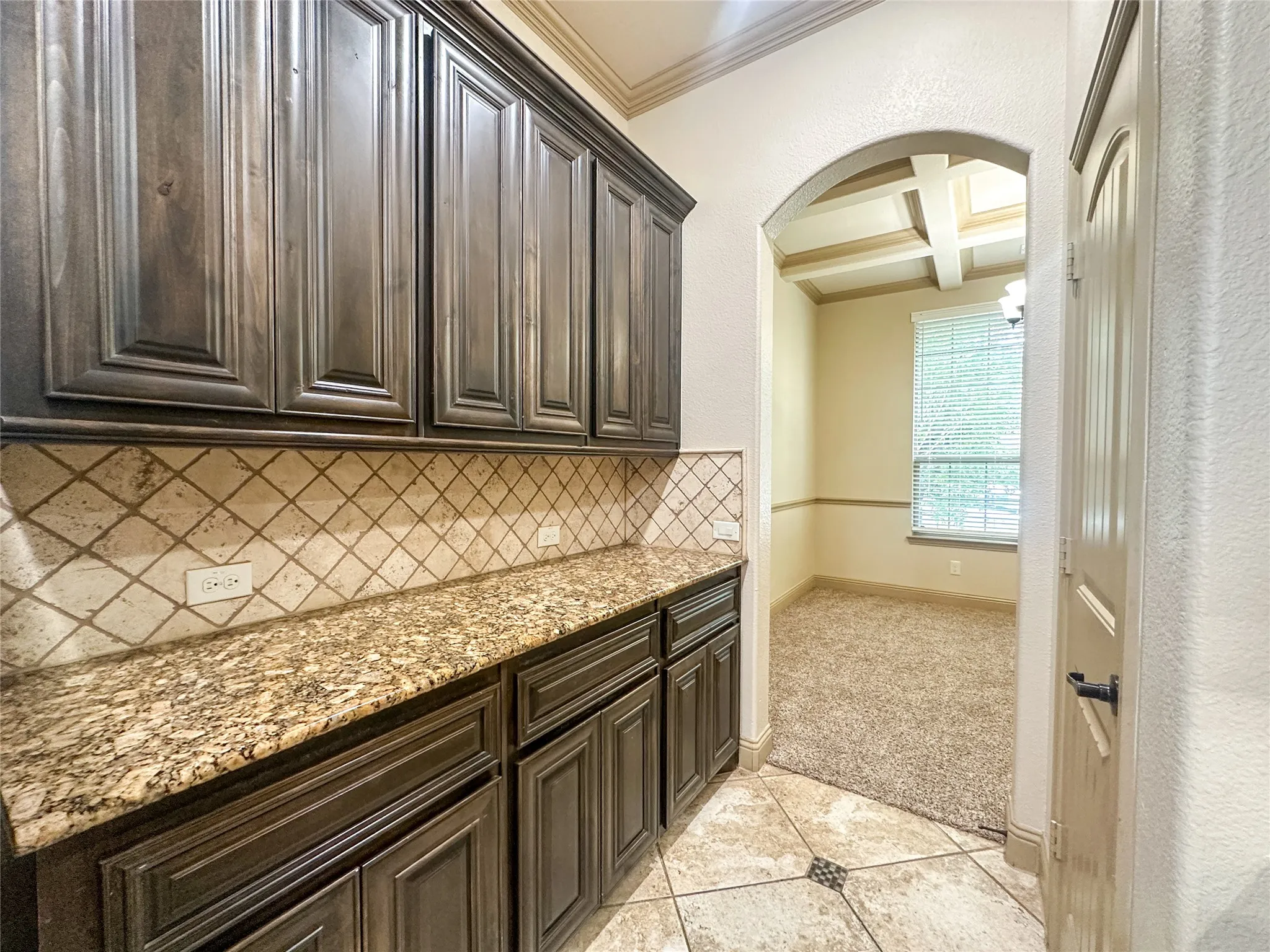 Single Family Residence For Sale in Ellis County , 422 Calvert Drive, Midlothian, Texas 76065, 4 Bedroom, 2 Bathroom, 2 Garage spaces, 2,205 Sqft, built in 2015, mls#21314821, Real Estate Agent in Midlothian, Homes For Sale in Ellis county, Homes For Sale in Midlothian, Realtor in Midlothian Texas, Real Estate Brokerage Independent Realty Texas, Luminita Cordes Realtor
