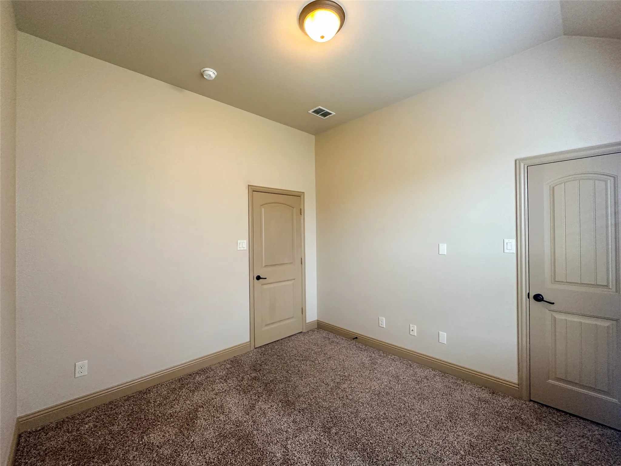 Single Family Residence For Sale in Ellis County , 422 Calvert Drive, Midlothian, Texas 76065, 4 Bedroom, 2 Bathroom, 2 Garage spaces, 2,205 Sqft, built in 2015, mls#21314821, Real Estate Agent in Midlothian, Homes For Sale in Ellis county, Homes For Sale in Midlothian, Realtor in Midlothian Texas, Real Estate Brokerage Independent Realty Texas, Luminita Cordes Realtor
