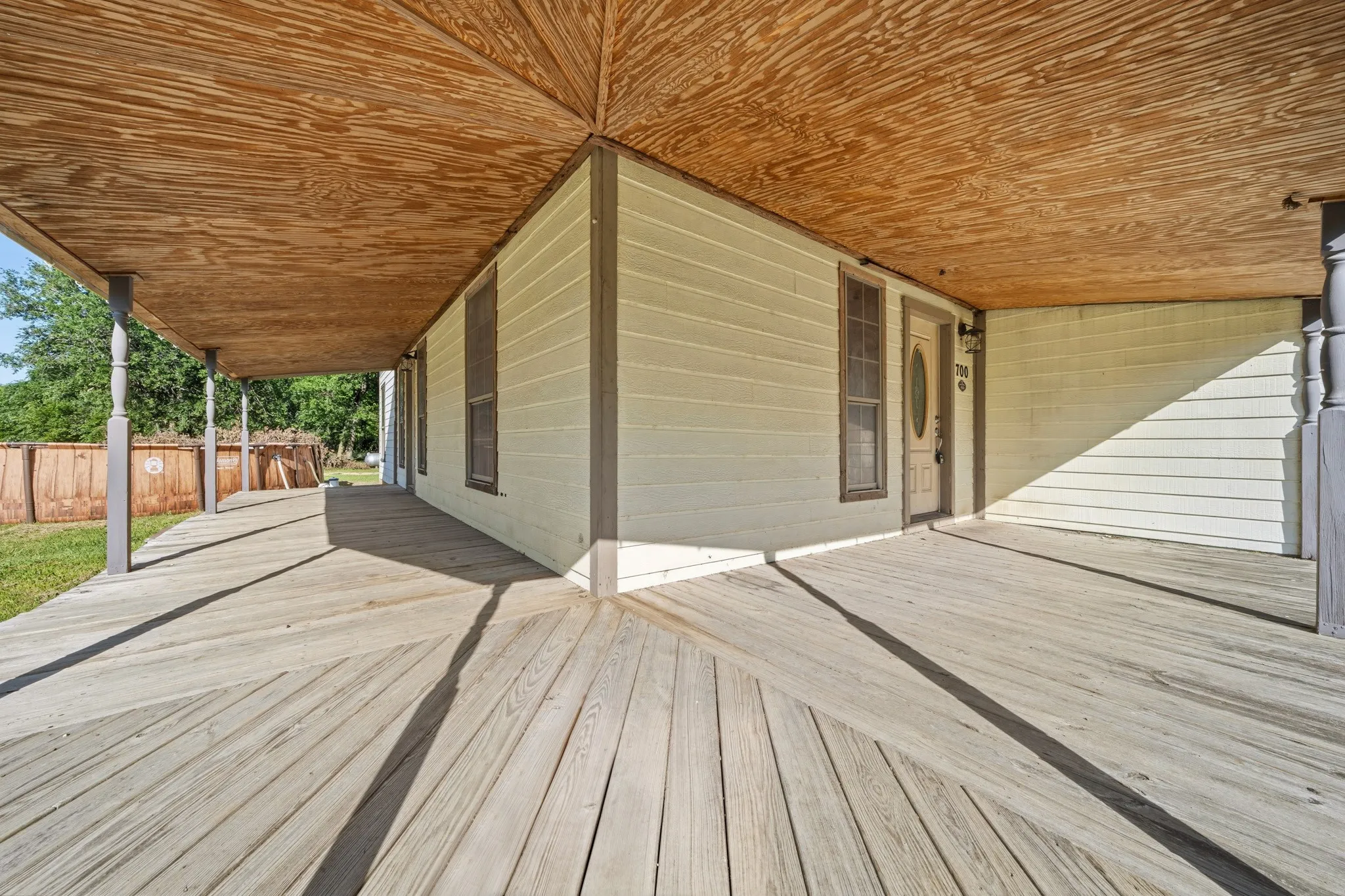 Single Family Residence For Rent in Hill County , 700 Harrel Avenue, Bynum, Texas 76631, 5 Bedroom, 3 Bathroom, 2 Garage spaces, 4,216 Sqft, built in 2008, mls#21313219, Real Estate Agent in Bynum, Homes For Rent in Hill county, Homes For Rent in Bynum, Realtor in Bynum Texas, Real Estate Brokerage Independent Realty Texas, Luminita Cordes Realtor