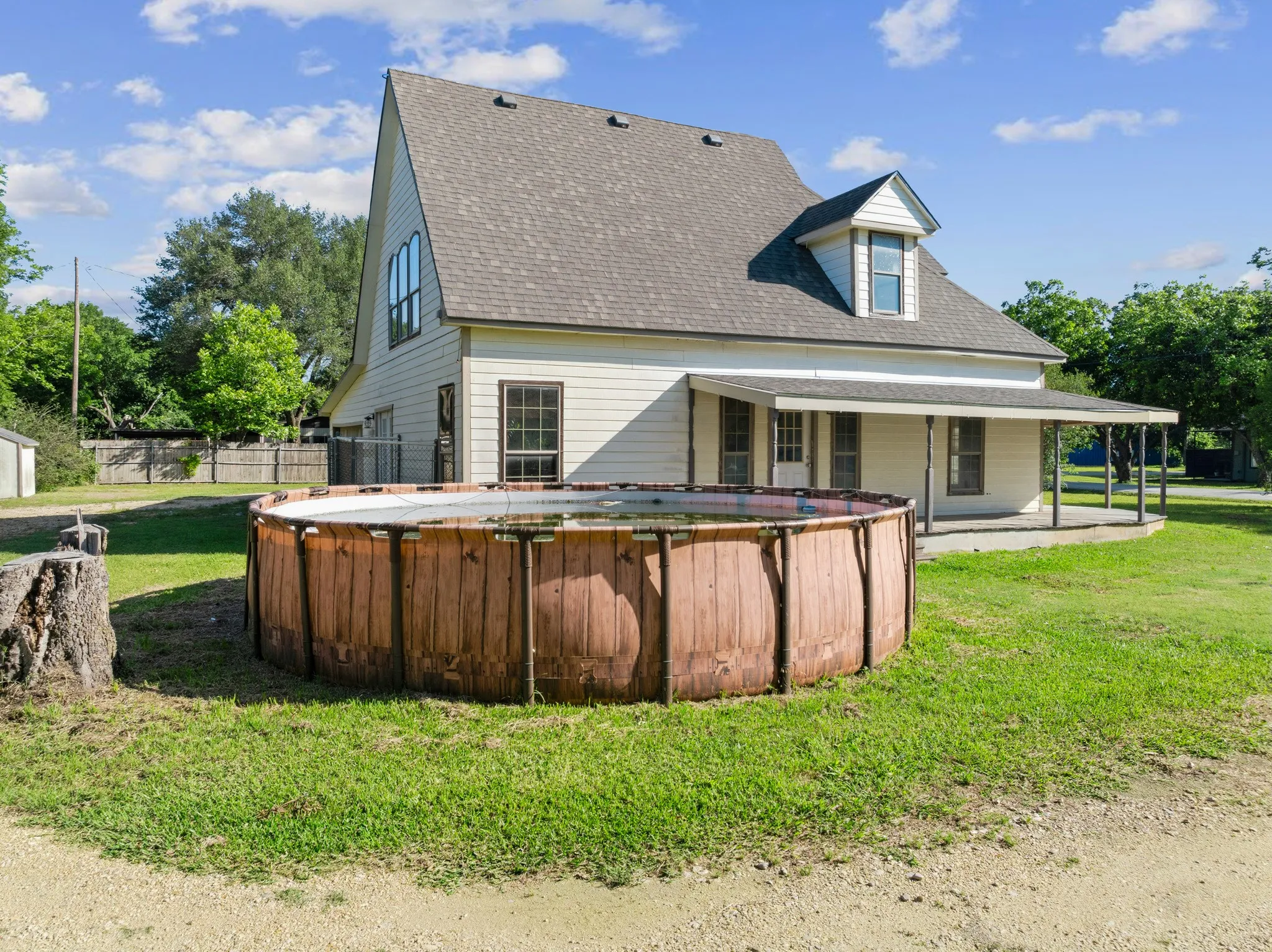Single Family Residence For Rent in Hill County , 700 Harrel Avenue, Bynum, Texas 76631, 5 Bedroom, 3 Bathroom, 2 Garage spaces, 4,216 Sqft, built in 2008, mls#21313219, Real Estate Agent in Bynum, Homes For Rent in Hill county, Homes For Rent in Bynum, Realtor in Bynum Texas, Real Estate Brokerage Independent Realty Texas, Luminita Cordes Realtor