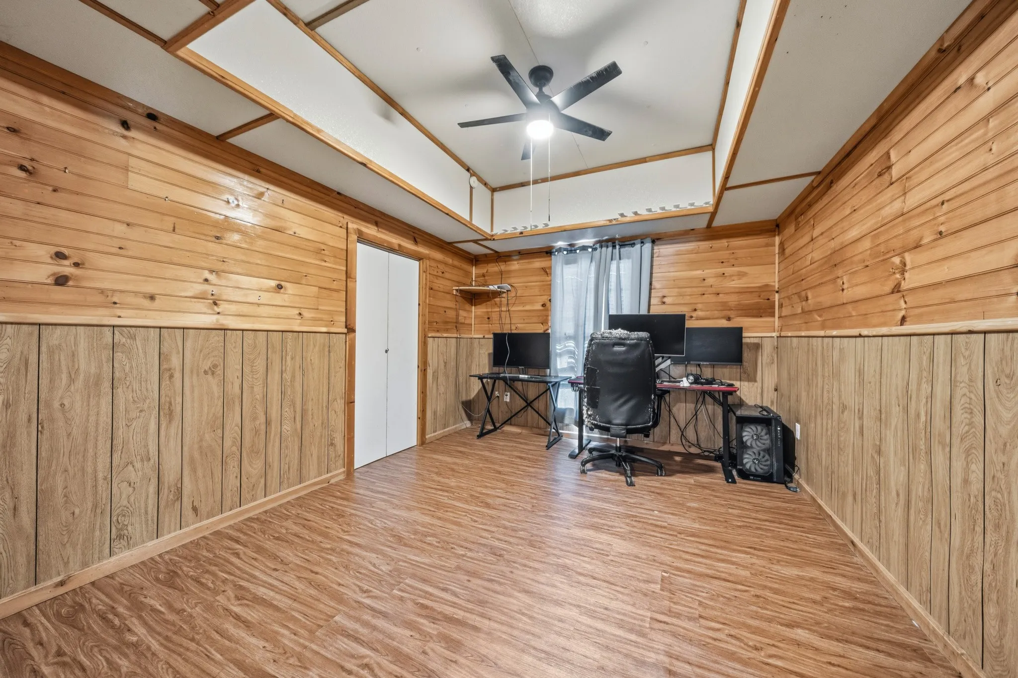 Single Family Residence For Rent in Hill County , 700 Harrel Avenue, Bynum, Texas 76631, 5 Bedroom, 3 Bathroom, 2 Garage spaces, 4,216 Sqft, built in 2008, mls#21313219, Real Estate Agent in Bynum, Homes For Rent in Hill county, Homes For Rent in Bynum, Realtor in Bynum Texas, Real Estate Brokerage Independent Realty Texas, Luminita Cordes Realtor