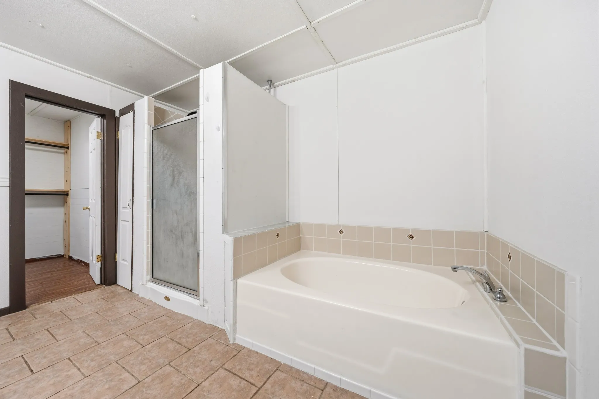 Single Family Residence For Rent in Hill County , 700 Harrel Avenue, Bynum, Texas 76631, 5 Bedroom, 3 Bathroom, 2 Garage spaces, 4,216 Sqft, built in 2008, mls#21313219, Real Estate Agent in Bynum, Homes For Rent in Hill county, Homes For Rent in Bynum, Realtor in Bynum Texas, Real Estate Brokerage Independent Realty Texas, Luminita Cordes Realtor