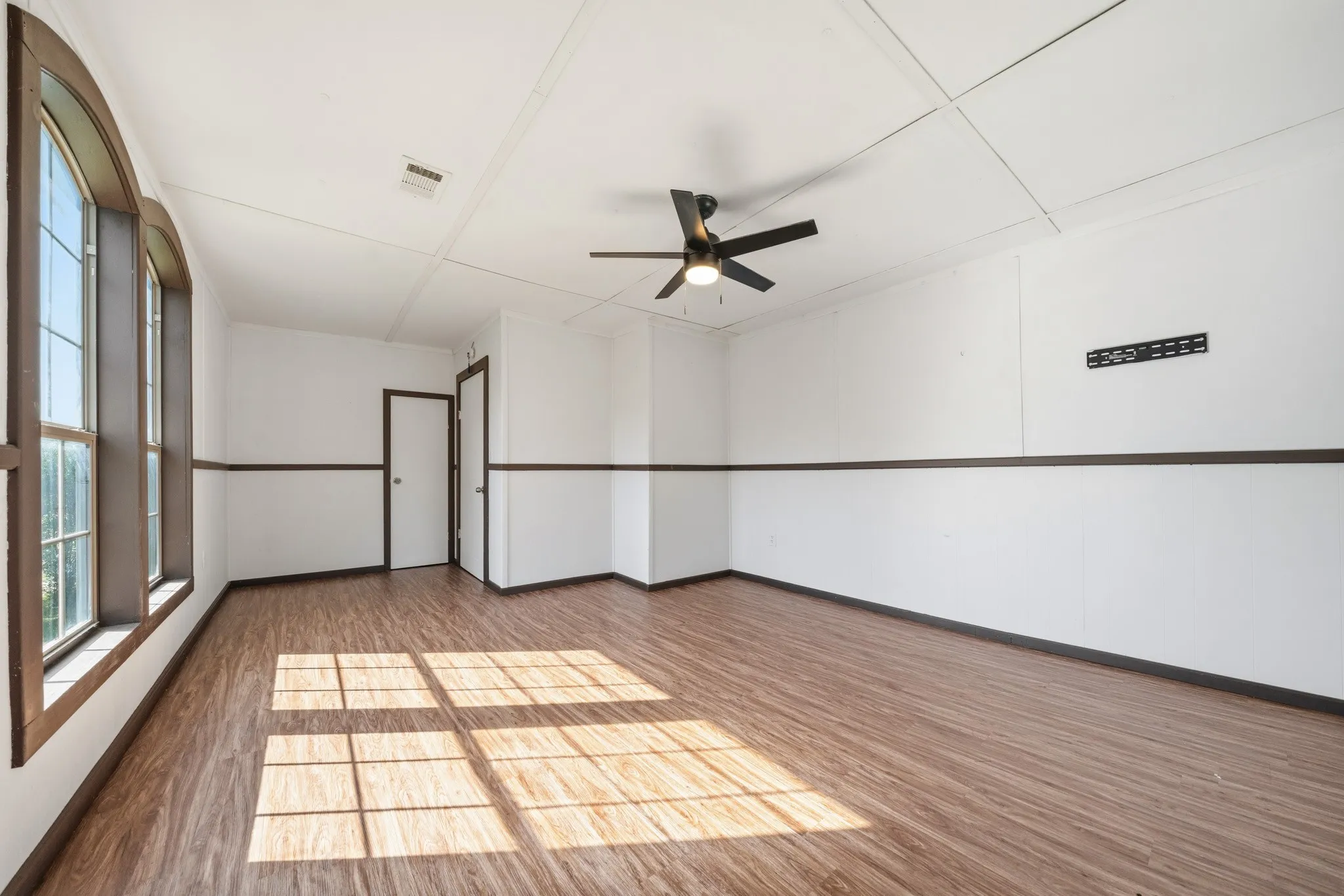 Single Family Residence For Rent in Hill County , 700 Harrel Avenue, Bynum, Texas 76631, 5 Bedroom, 3 Bathroom, 2 Garage spaces, 4,216 Sqft, built in 2008, mls#21313219, Real Estate Agent in Bynum, Homes For Rent in Hill county, Homes For Rent in Bynum, Realtor in Bynum Texas, Real Estate Brokerage Independent Realty Texas, Luminita Cordes Realtor