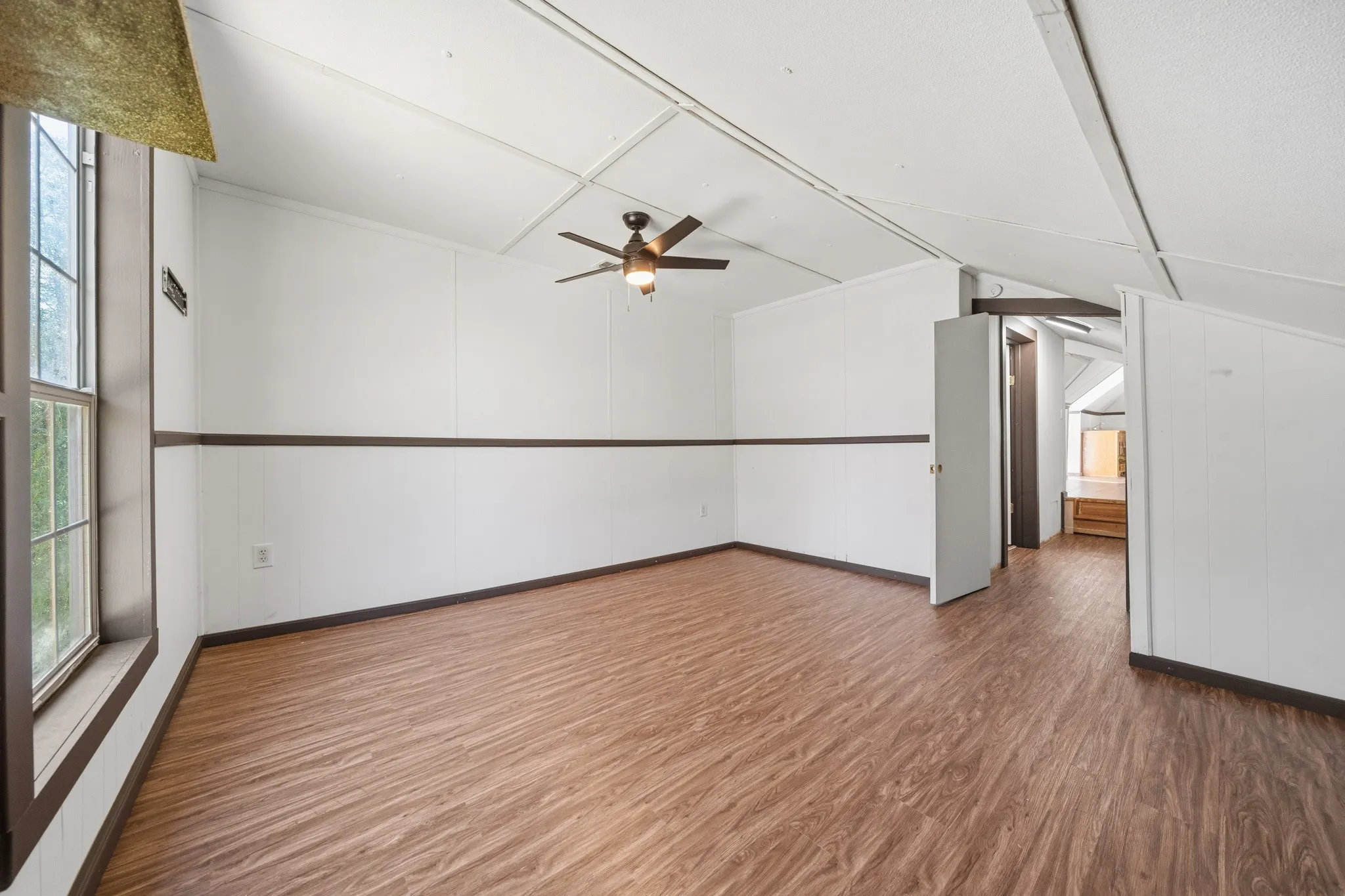 Single Family Residence For Rent in Hill County , 700 Harrel Avenue, Bynum, Texas 76631, 5 Bedroom, 3 Bathroom, 2 Garage spaces, 4,216 Sqft, built in 2008, mls#21313219, Real Estate Agent in Bynum, Homes For Rent in Hill county, Homes For Rent in Bynum, Realtor in Bynum Texas, Real Estate Brokerage Independent Realty Texas, Luminita Cordes Realtor