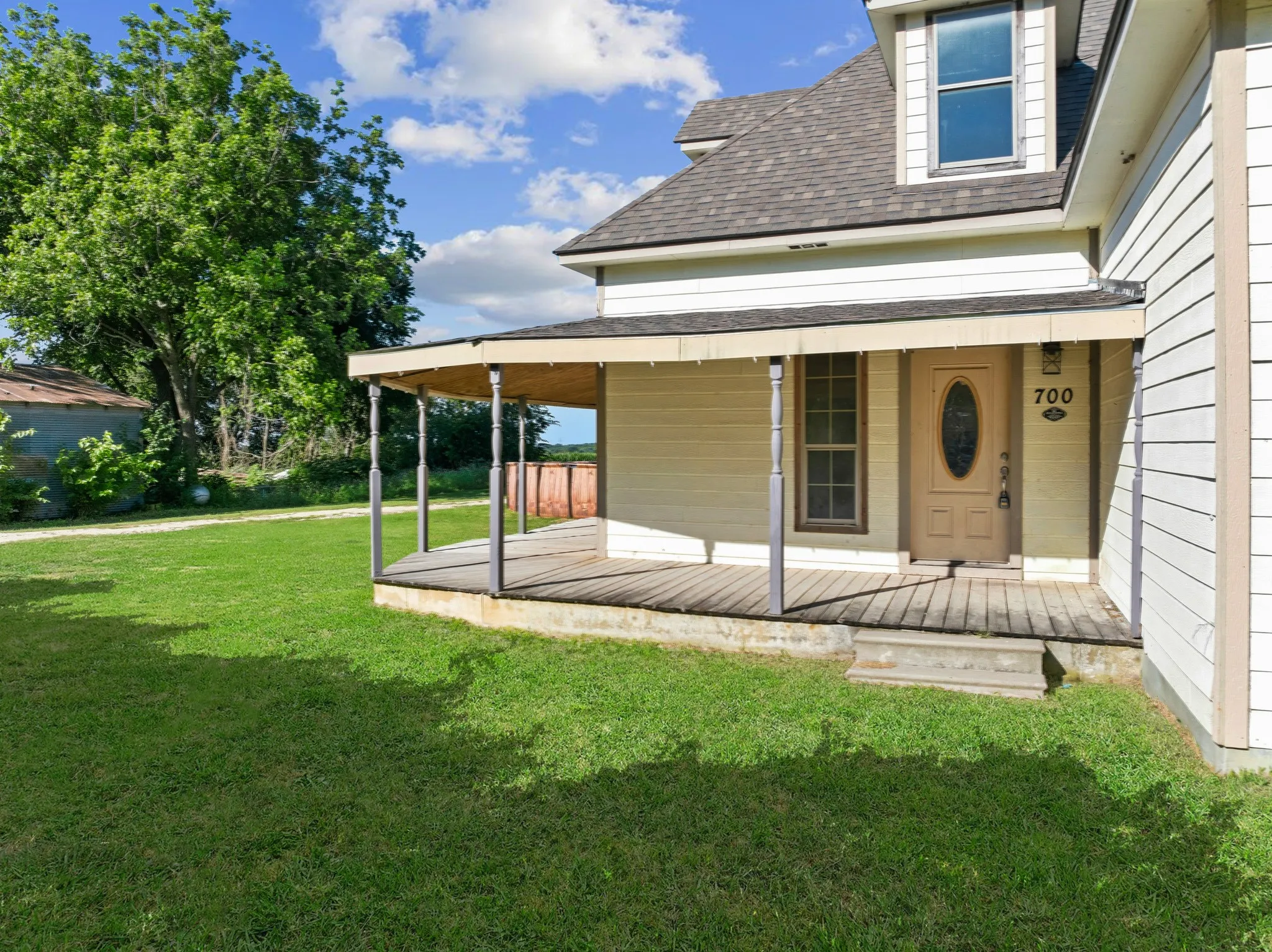 Single Family Residence For Rent in Hill County , 700 Harrel Avenue, Bynum, Texas 76631, 5 Bedroom, 3 Bathroom, 2 Garage spaces, 4,216 Sqft, built in 2008, mls#21313219, Real Estate Agent in Bynum, Homes For Rent in Hill county, Homes For Rent in Bynum, Realtor in Bynum Texas, Real Estate Brokerage Independent Realty Texas, Luminita Cordes Realtor