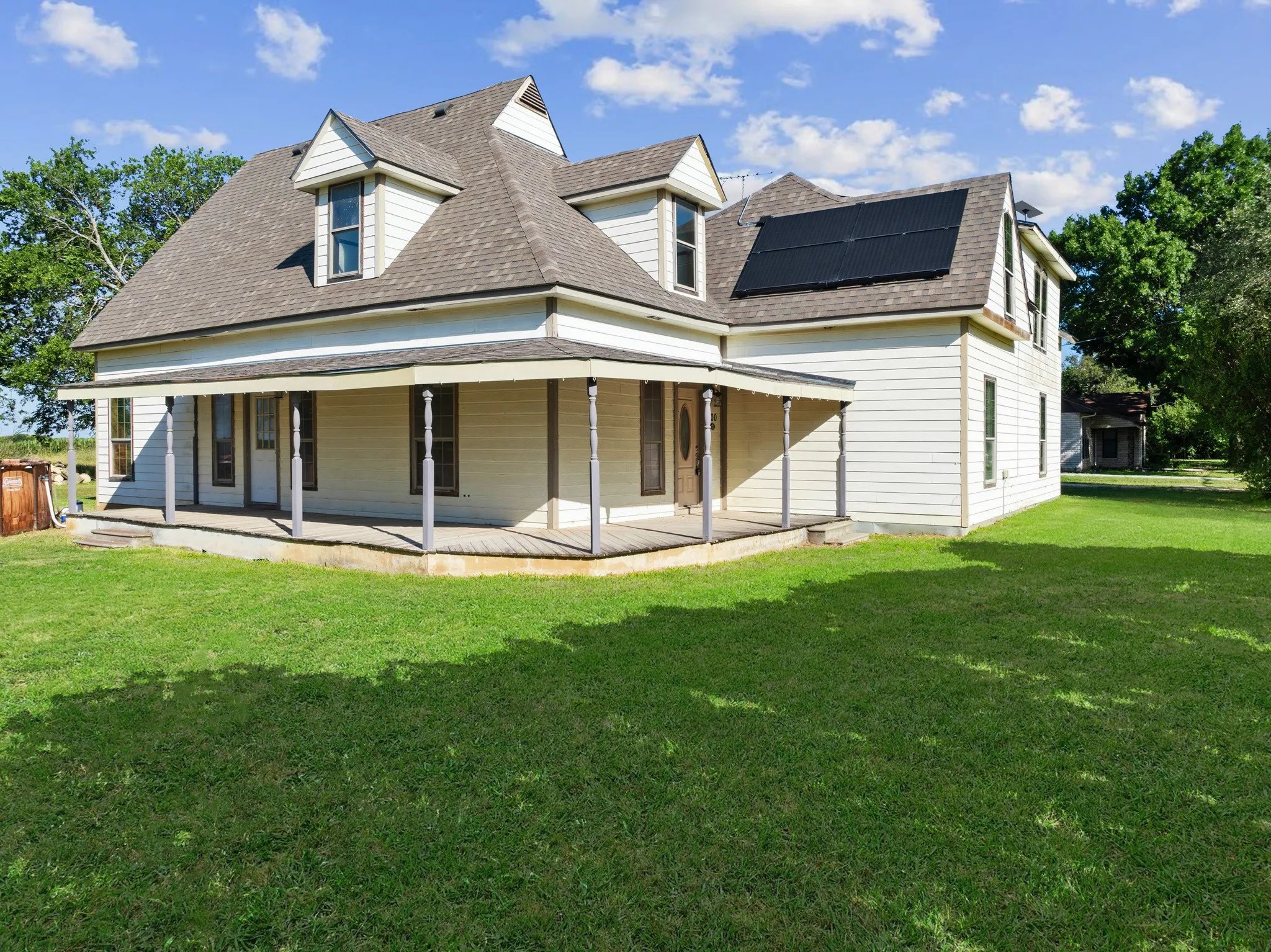Single Family Residence For Rent in Hill County , 700 Harrel Avenue, Bynum, Texas 76631, 5 Bedroom, 3 Bathroom, 2 Garage spaces, 4,216 Sqft, built in 2008, mls#21313219, Real Estate Agent in Bynum, Homes For Rent in Hill county, Homes For Rent in Bynum, Realtor in Bynum Texas, Real Estate Brokerage Independent Realty Texas, Luminita Cordes Realtor