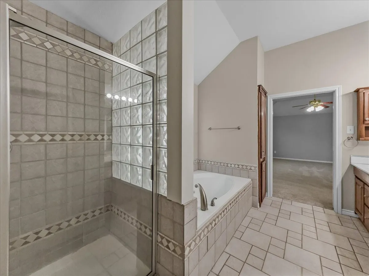 Single Family Residence For Sale in Tarrant County , 1418 Wheeler Drive, Mansfield, Texas 76063, 4 Bedroom, 3 Bathroom, 3 Garage spaces, 3,441 Sqft, built in 1995, mls#21311795, Real Estate Agent in Mansfield, Homes For Sale in Tarrant county, Homes For Sale in Mansfield, Realtor in Mansfield Texas, Real Estate Brokerage Independent Realty Texas, Luminita Cordes Realtor