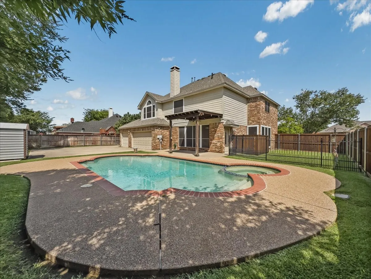 Single Family Residence For Sale in Tarrant County , 1418 Wheeler Drive, Mansfield, Texas 76063, 4 Bedroom, 3 Bathroom, 3 Garage spaces, 3,441 Sqft, built in 1995, mls#21311795, Real Estate Agent in Mansfield, Homes For Sale in Tarrant county, Homes For Sale in Mansfield, Realtor in Mansfield Texas, Real Estate Brokerage Independent Realty Texas, Luminita Cordes Realtor