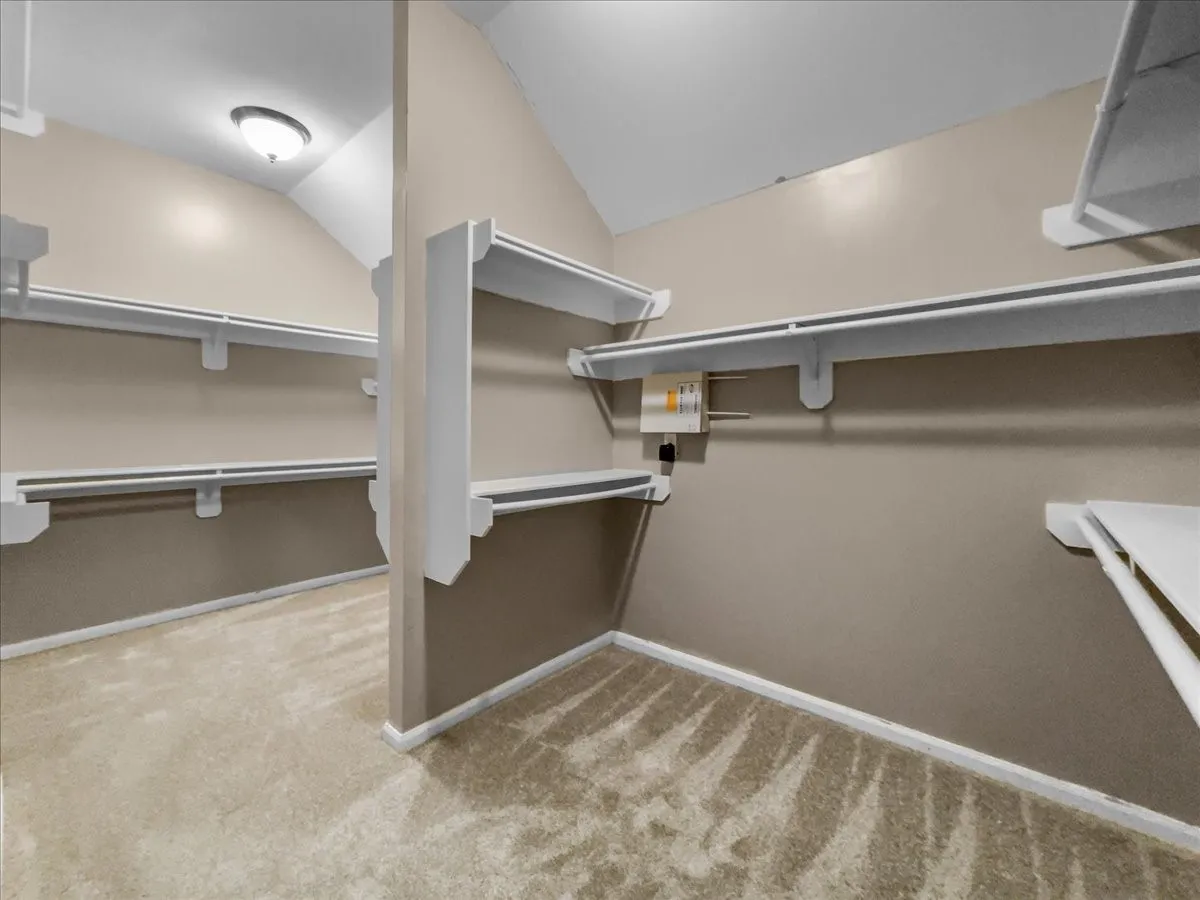 Single Family Residence For Sale in Tarrant County , 1418 Wheeler Drive, Mansfield, Texas 76063, 4 Bedroom, 3 Bathroom, 3 Garage spaces, 3,441 Sqft, built in 1995, mls#21311795, Real Estate Agent in Mansfield, Homes For Sale in Tarrant county, Homes For Sale in Mansfield, Realtor in Mansfield Texas, Real Estate Brokerage Independent Realty Texas, Luminita Cordes Realtor