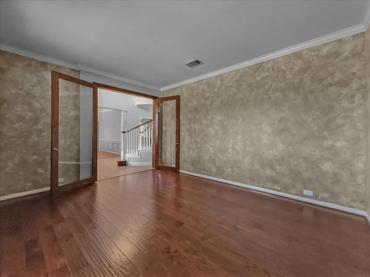 Single Family Residence For Sale in Tarrant County , 1418 Wheeler Drive, Mansfield, Texas 76063, 4 Bedroom, 3 Bathroom, 3 Garage spaces, 3,441 Sqft, built in 1995, mls#21311795, Real Estate Agent in Mansfield, Homes For Sale in Tarrant county, Homes For Sale in Mansfield, Realtor in Mansfield Texas, Real Estate Brokerage Independent Realty Texas, Luminita Cordes Realtor