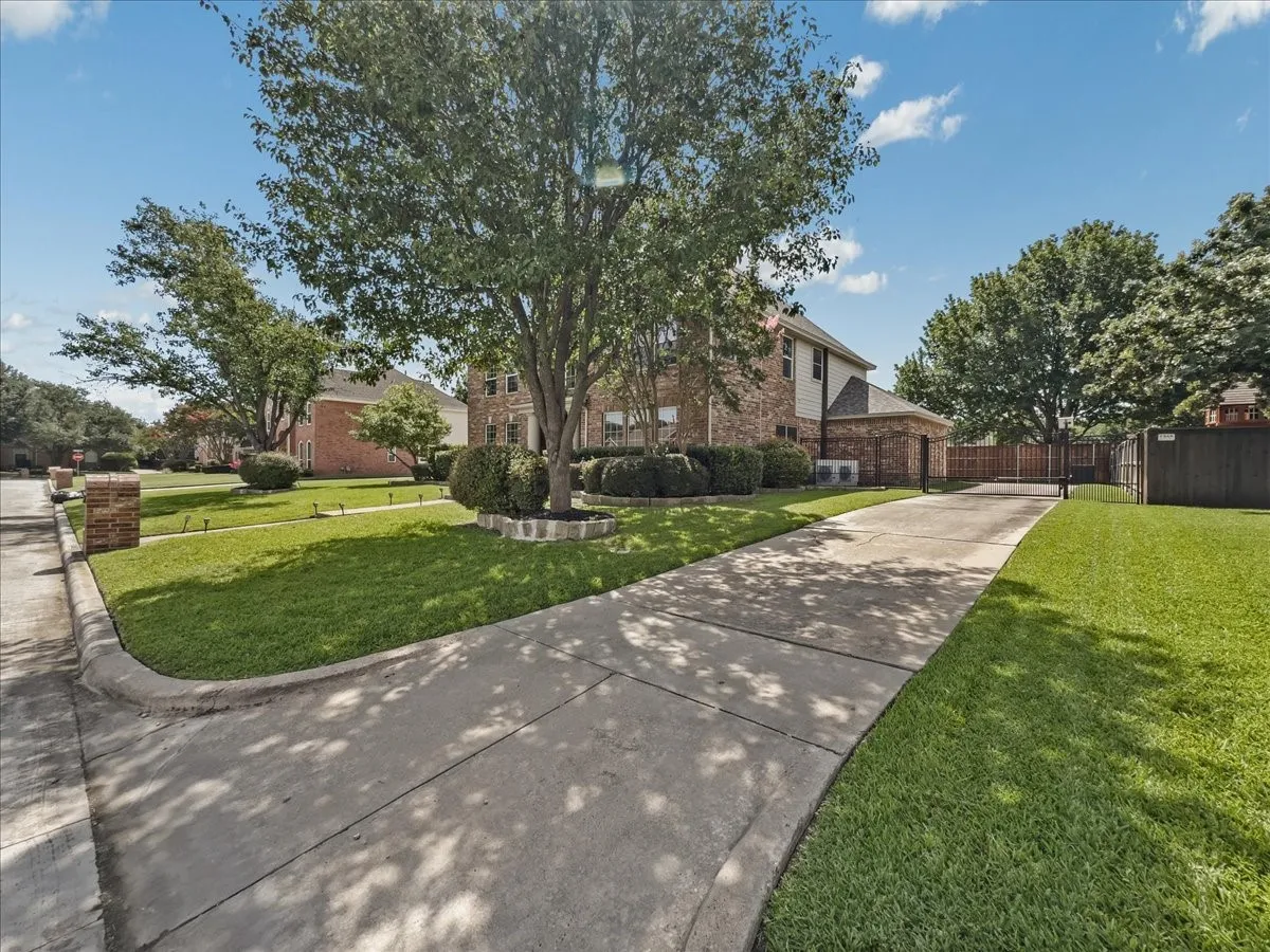 Single Family Residence For Sale in Tarrant County , 1418 Wheeler Drive, Mansfield, Texas 76063, 4 Bedroom, 3 Bathroom, 3 Garage spaces, 3,441 Sqft, built in 1995, mls#21311795, Real Estate Agent in Mansfield, Homes For Sale in Tarrant county, Homes For Sale in Mansfield, Realtor in Mansfield Texas, Real Estate Brokerage Independent Realty Texas, Luminita Cordes Realtor