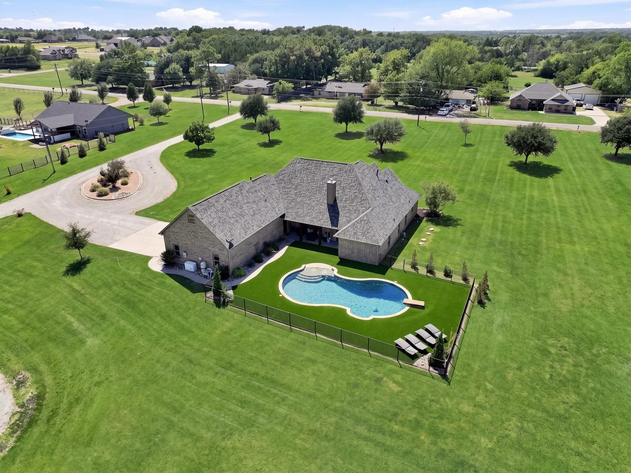 Single Family Residence For Sale in Grayson County , 320 Tate Circle, Sherman, Texas 75090, 4 Bedroom, 4 Bathroom, 2 Garage spaces, 3,348 Sqft, built in 2013, mls#21310366, Real Estate Agent in Sherman, Homes For Sale in Grayson county, Homes For Sale in Sherman, Realtor in Sherman Texas, Real Estate Brokerage Independent Realty Texas, Luminita Cordes Realtor