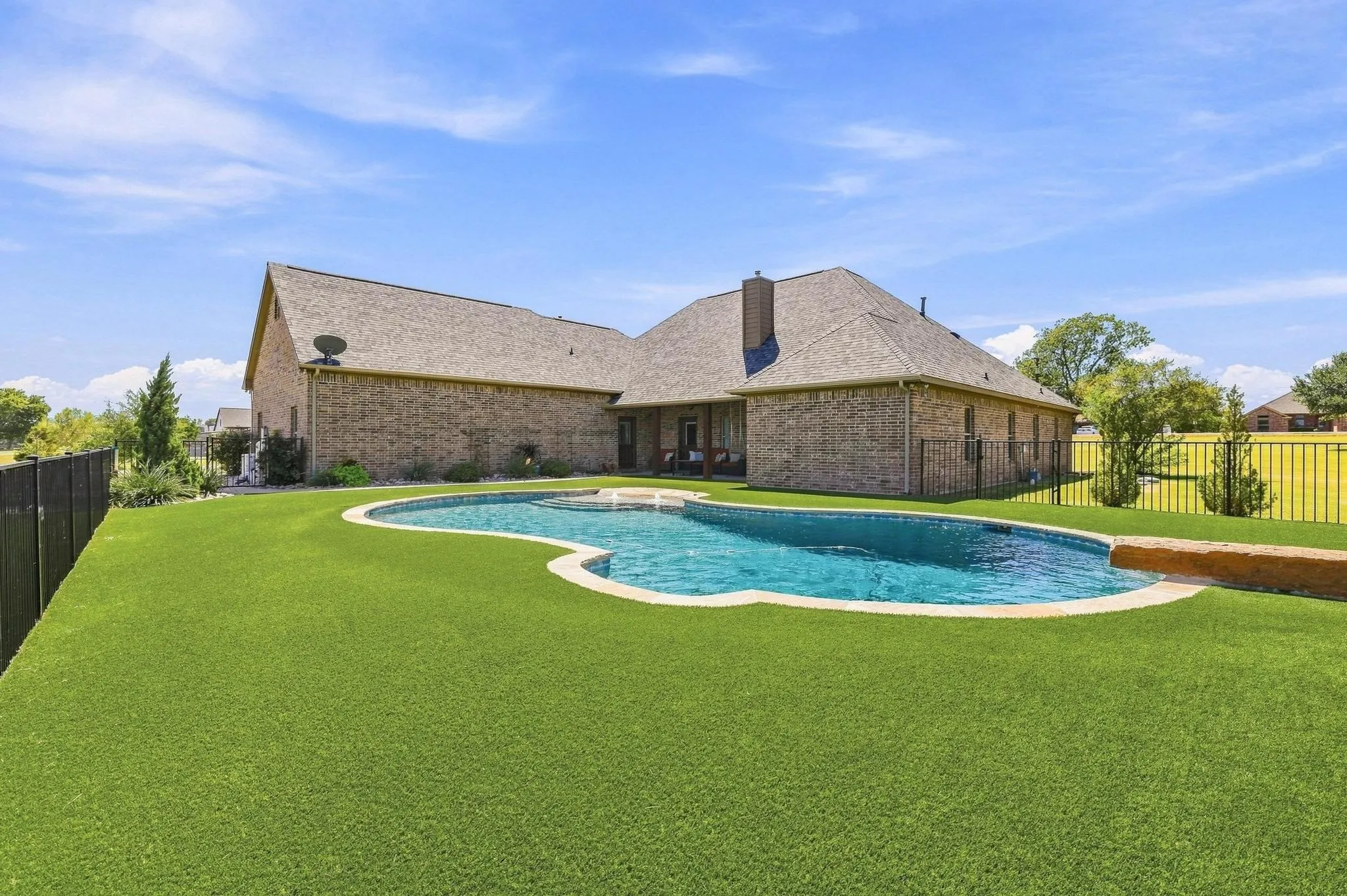 Single Family Residence For Sale in Grayson County , 320 Tate Circle, Sherman, Texas 75090, 4 Bedroom, 4 Bathroom, 2 Garage spaces, 3,348 Sqft, built in 2013, mls#21310366, Real Estate Agent in Sherman, Homes For Sale in Grayson county, Homes For Sale in Sherman, Realtor in Sherman Texas, Real Estate Brokerage Independent Realty Texas, Luminita Cordes Realtor