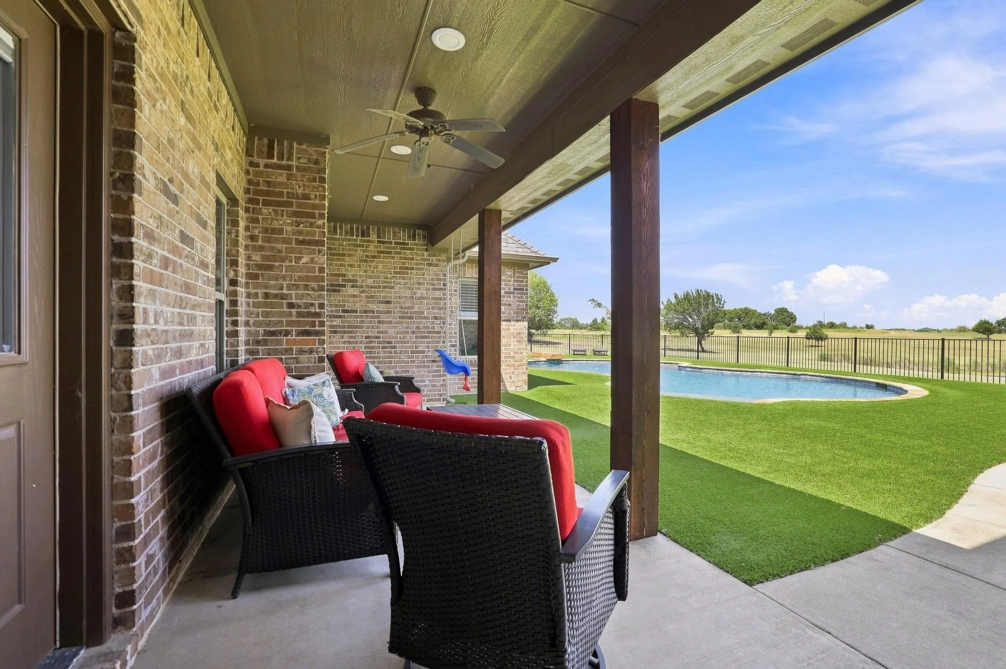 Single Family Residence For Sale in Grayson County , 320 Tate Circle, Sherman, Texas 75090, 4 Bedroom, 4 Bathroom, 2 Garage spaces, 3,348 Sqft, built in 2013, mls#21310366, Real Estate Agent in Sherman, Homes For Sale in Grayson county, Homes For Sale in Sherman, Realtor in Sherman Texas, Real Estate Brokerage Independent Realty Texas, Luminita Cordes Realtor