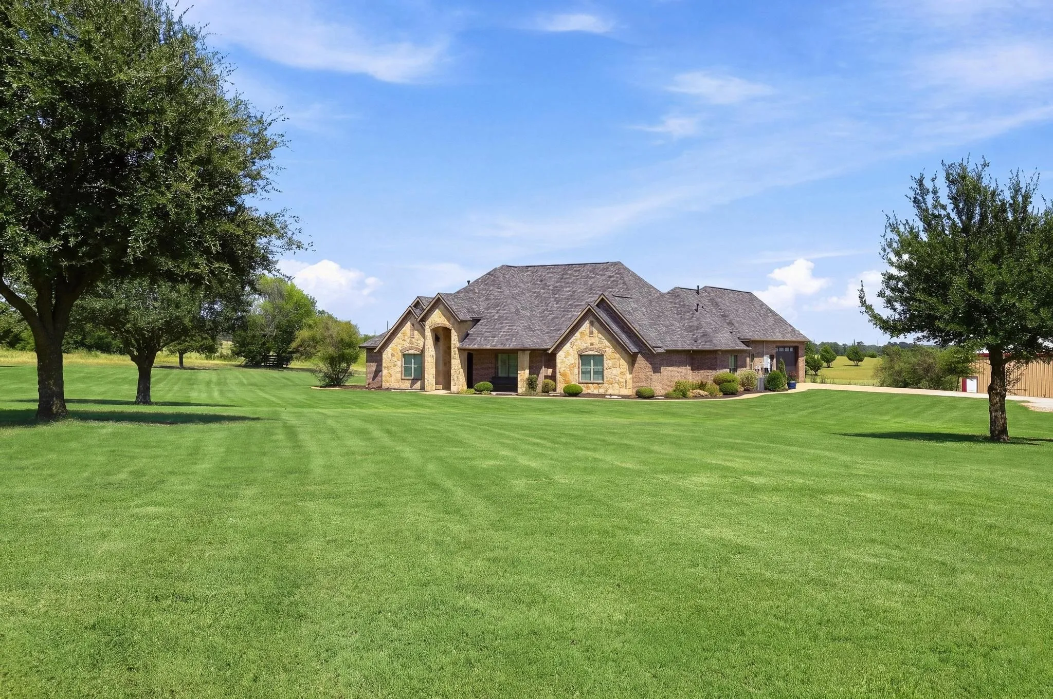 Single Family Residence For Sale in Grayson County , 320 Tate Circle, Sherman, Texas 75090, 4 Bedroom, 4 Bathroom, 2 Garage spaces, 3,348 Sqft, built in 2013, mls#21310366, Real Estate Agent in Sherman, Homes For Sale in Grayson county, Homes For Sale in Sherman, Realtor in Sherman Texas, Real Estate Brokerage Independent Realty Texas, Luminita Cordes Realtor