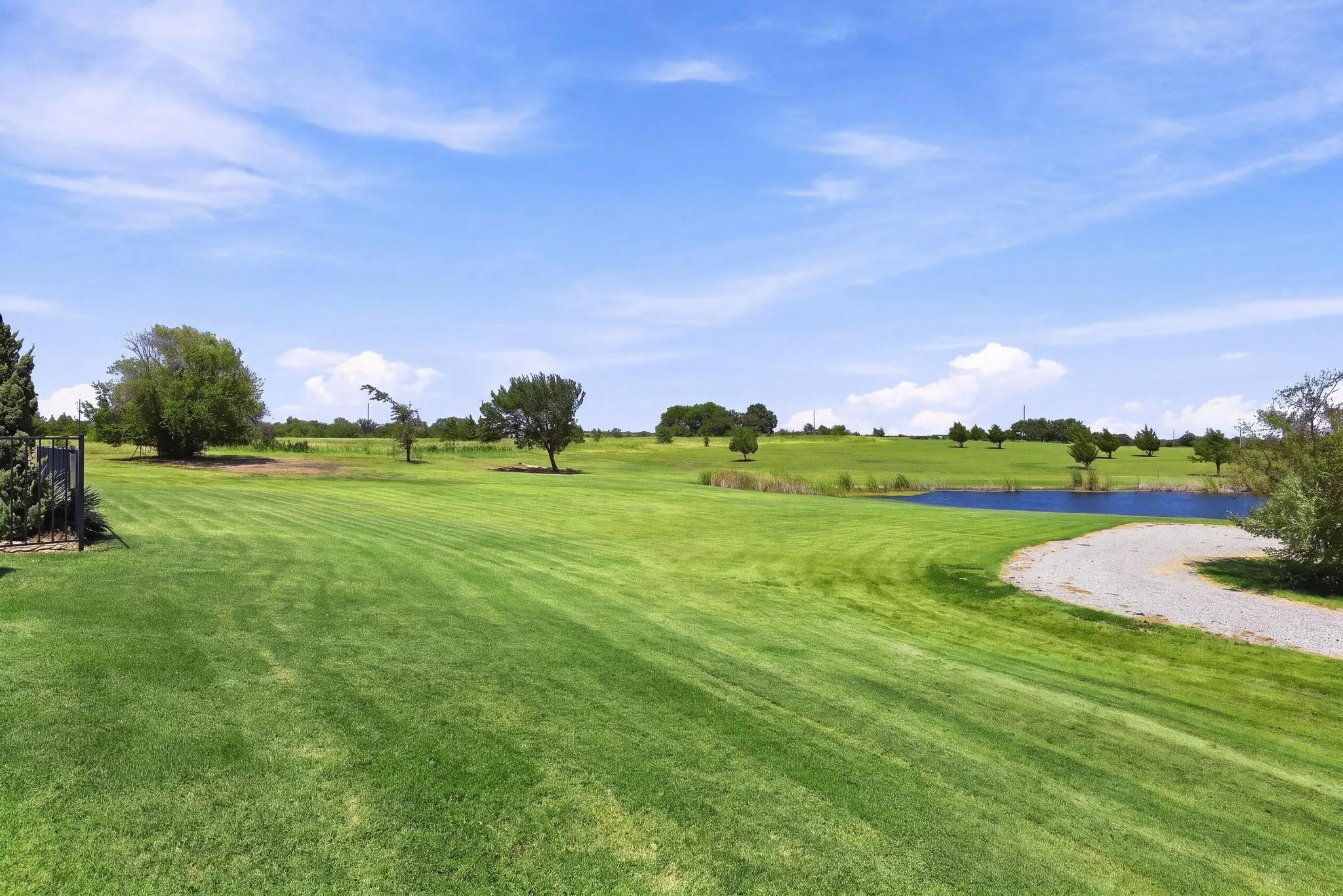 Single Family Residence For Sale in Grayson County , 320 Tate Circle, Sherman, Texas 75090, 4 Bedroom, 4 Bathroom, 2 Garage spaces, 3,348 Sqft, built in 2013, mls#21310366, Real Estate Agent in Sherman, Homes For Sale in Grayson county, Homes For Sale in Sherman, Realtor in Sherman Texas, Real Estate Brokerage Independent Realty Texas, Luminita Cordes Realtor