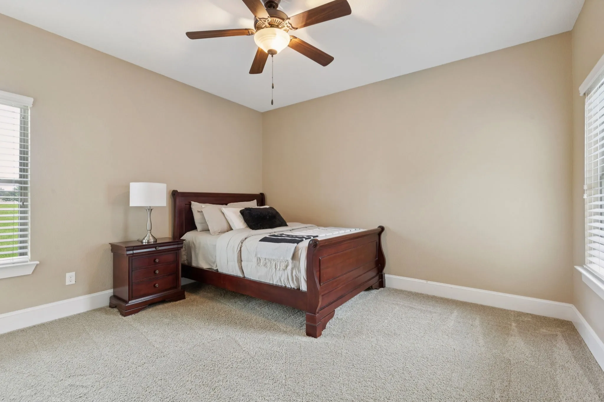 Single Family Residence For Sale in Grayson County , 320 Tate Circle, Sherman, Texas 75090, 4 Bedroom, 4 Bathroom, 2 Garage spaces, 3,348 Sqft, built in 2013, mls#21310366, Real Estate Agent in Sherman, Homes For Sale in Grayson county, Homes For Sale in Sherman, Realtor in Sherman Texas, Real Estate Brokerage Independent Realty Texas, Luminita Cordes Realtor