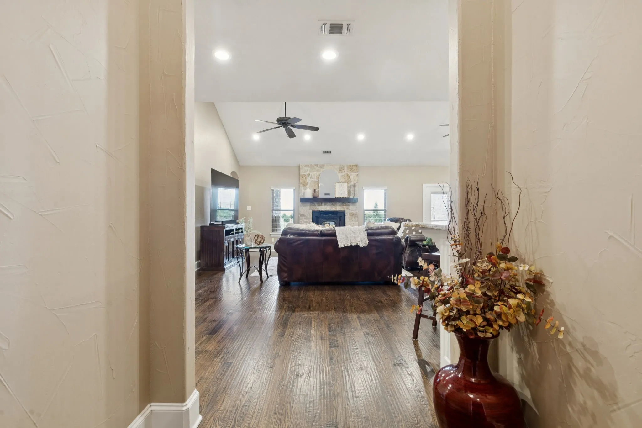 Single Family Residence For Sale in Grayson County , 320 Tate Circle, Sherman, Texas 75090, 4 Bedroom, 4 Bathroom, 2 Garage spaces, 3,348 Sqft, built in 2013, mls#21310366, Real Estate Agent in Sherman, Homes For Sale in Grayson county, Homes For Sale in Sherman, Realtor in Sherman Texas, Real Estate Brokerage Independent Realty Texas, Luminita Cordes Realtor