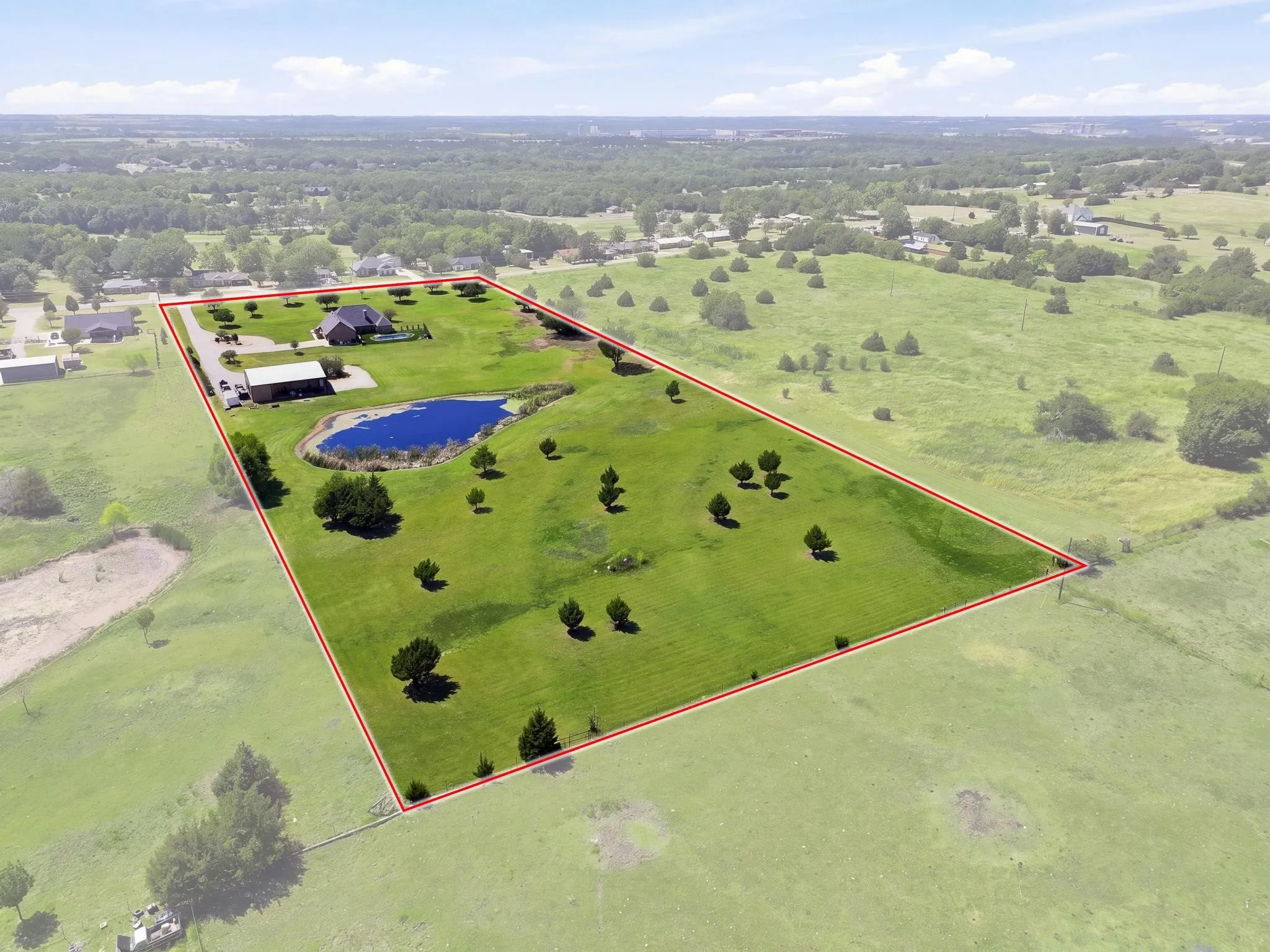 Single Family Residence For Sale in Grayson County , 320 Tate Circle, Sherman, Texas 75090, 4 Bedroom, 4 Bathroom, 2 Garage spaces, 3,348 Sqft, built in 2013, mls#21310366, Real Estate Agent in Sherman, Homes For Sale in Grayson county, Homes For Sale in Sherman, Realtor in Sherman Texas, Real Estate Brokerage Independent Realty Texas, Luminita Cordes Realtor