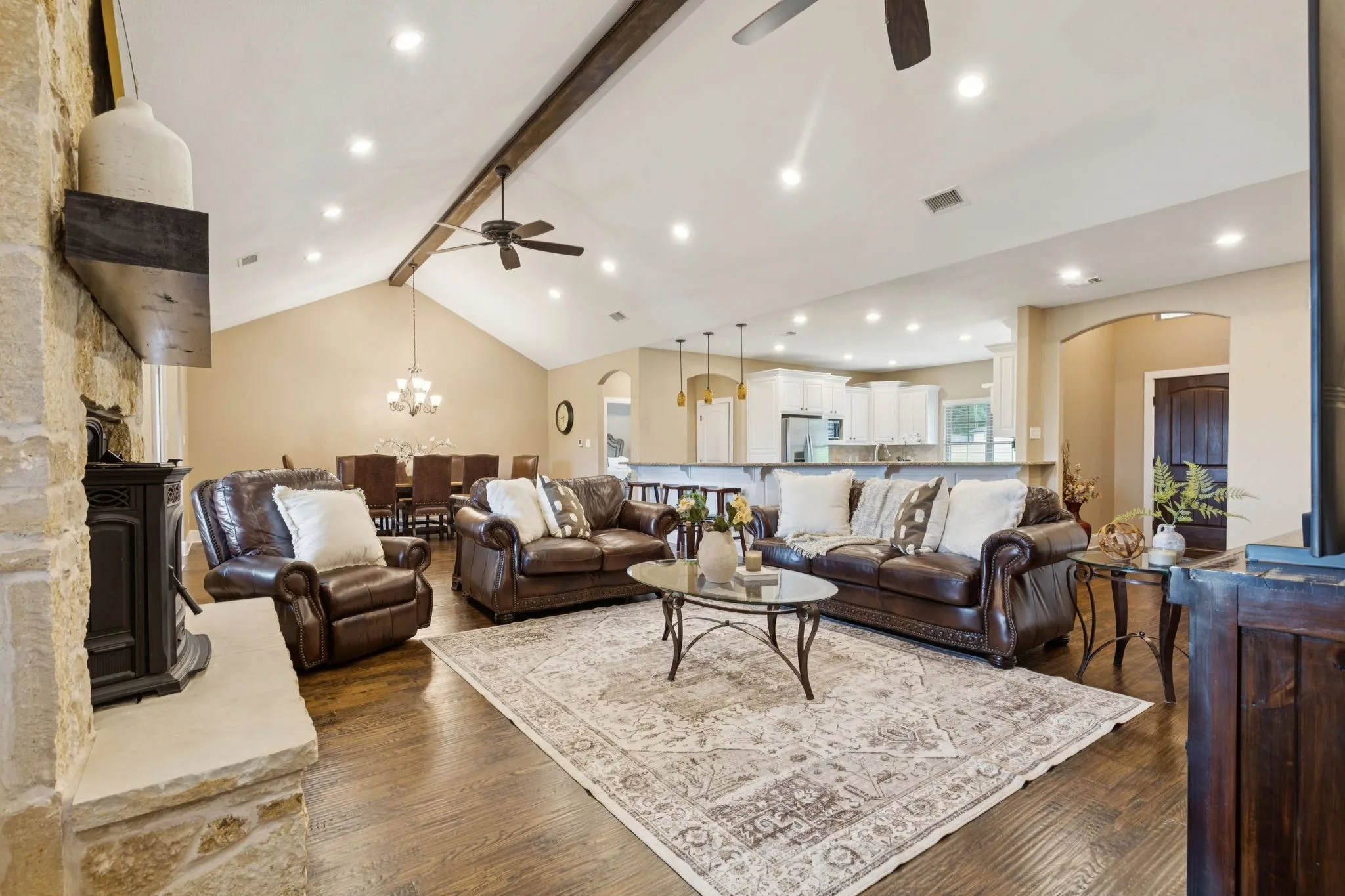 Single Family Residence For Sale in Grayson County , 320 Tate Circle, Sherman, Texas 75090, 4 Bedroom, 4 Bathroom, 2 Garage spaces, 3,348 Sqft, built in 2013, mls#21310366, Real Estate Agent in Sherman, Homes For Sale in Grayson county, Homes For Sale in Sherman, Realtor in Sherman Texas, Real Estate Brokerage Independent Realty Texas, Luminita Cordes Realtor
