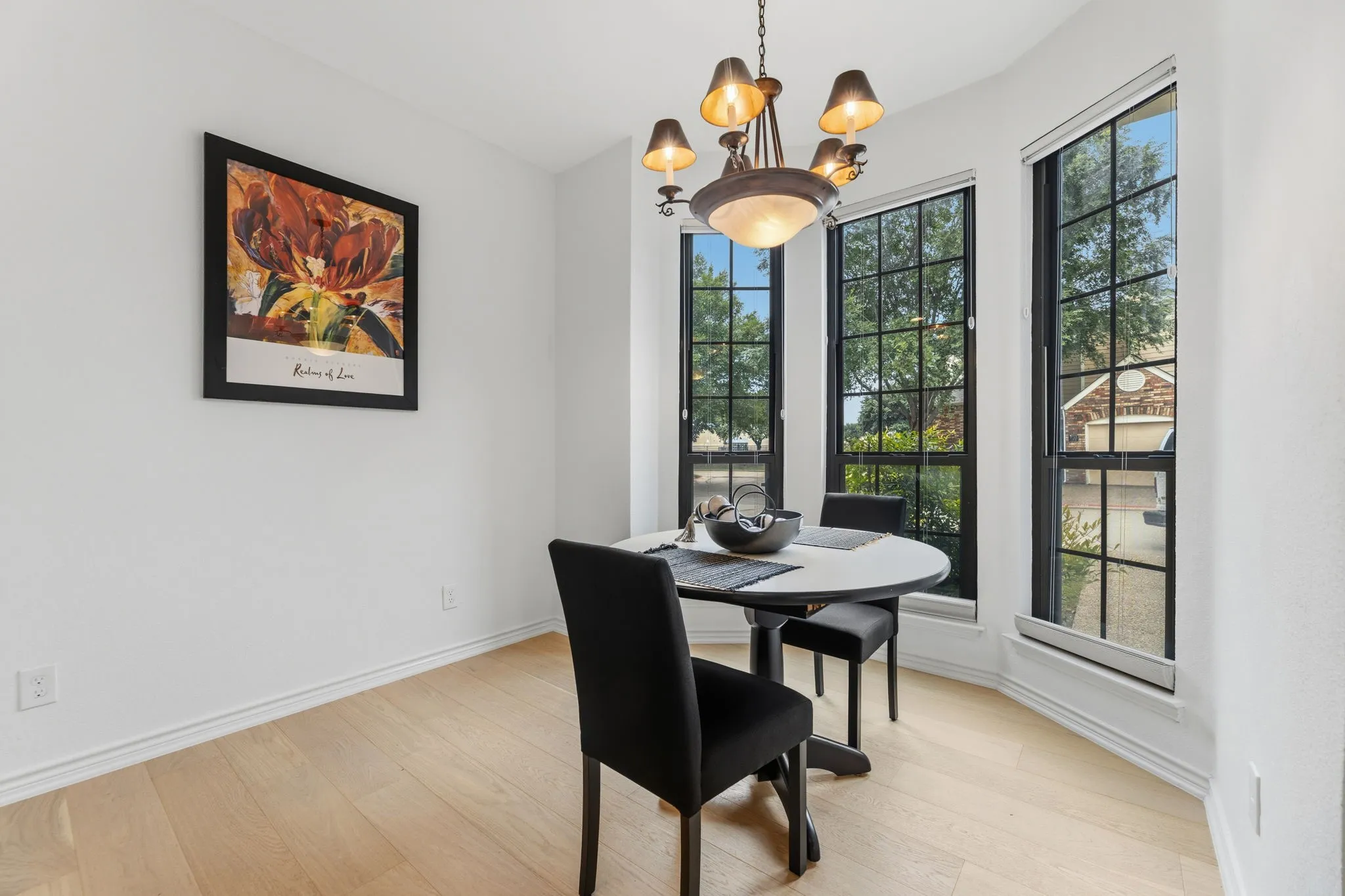 Condominium For Sale in Dallas County , 201 Cimarron Trail 3, Irving, Texas 75063, 2 Bedroom, 2 Bathroom, 1 Garage spaces, 1,185 Sqft, built in 1985, mls#21301722, Real Estate Agent in Irving, Homes For Sale in Dallas county, Homes For Sale in Irving, Realtor in Irving Texas, Real Estate Brokerage Independent Realty Texas, Luminita Cordes Realtor
