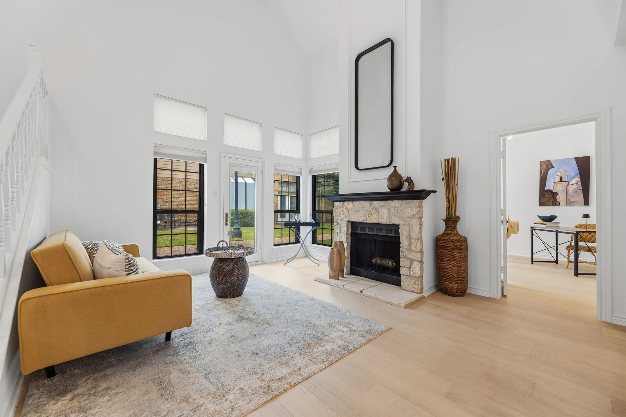 Condominium For Sale in Dallas County , 201 Cimarron Trail 3, Irving, Texas 75063, 2 Bedroom, 2 Bathroom, 1 Garage spaces, 1,185 Sqft, built in 1985, mls#21301722, Real Estate Agent in Irving, Homes For Sale in Dallas county, Homes For Sale in Irving, Realtor in Irving Texas, Real Estate Brokerage Independent Realty Texas, Luminita Cordes Realtor
