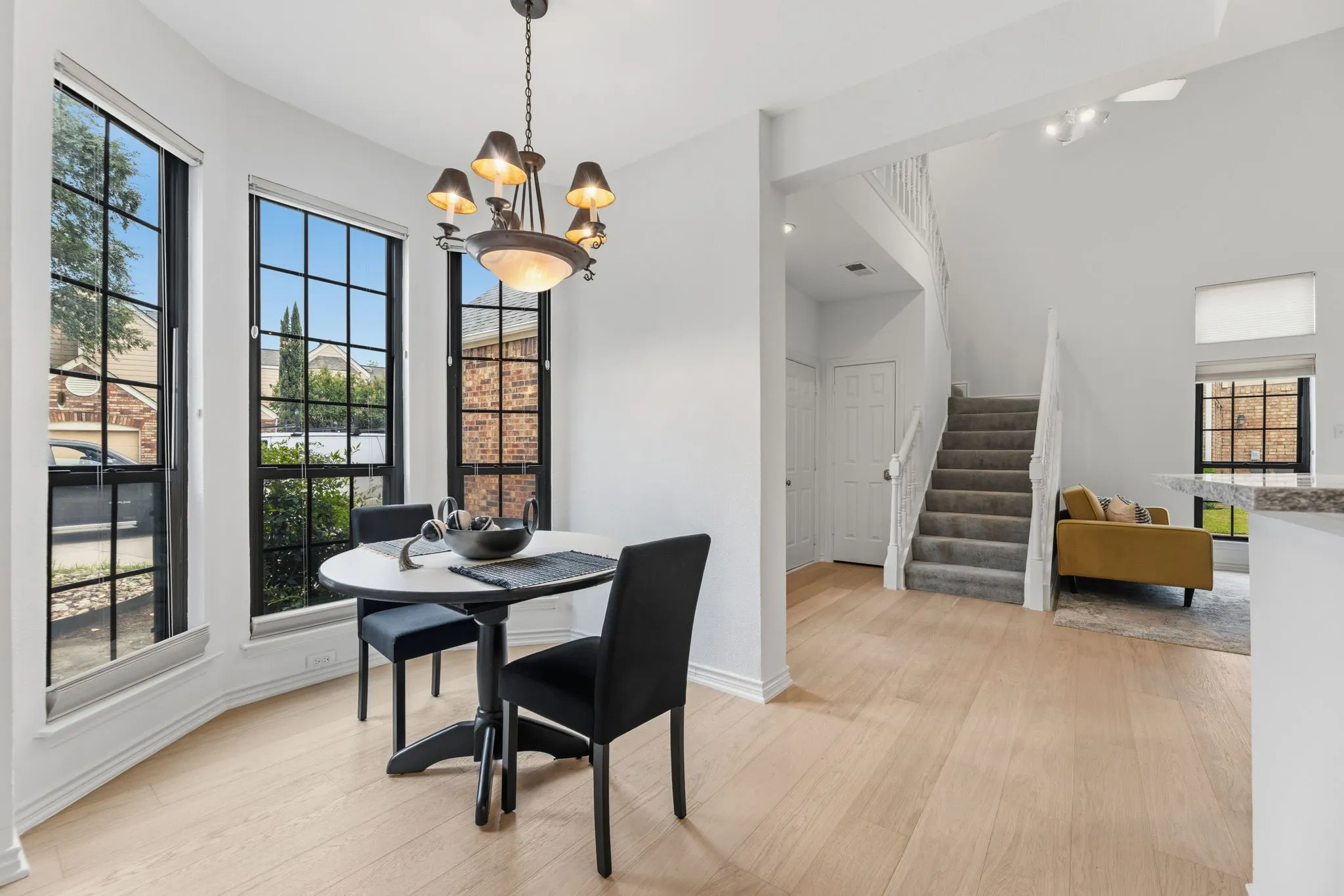 Condominium For Sale in Dallas County , 201 Cimarron Trail 3, Irving, Texas 75063, 2 Bedroom, 2 Bathroom, 1 Garage spaces, 1,185 Sqft, built in 1985, mls#21301722, Real Estate Agent in Irving, Homes For Sale in Dallas county, Homes For Sale in Irving, Realtor in Irving Texas, Real Estate Brokerage Independent Realty Texas, Luminita Cordes Realtor