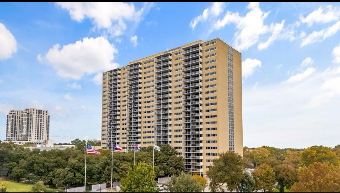 Condominium For Rent in Dallas County , 3883 Turtle Creek Boulevard 1116, Dallas, Texas 75219, 1 Bedroom, 1 Bathroom, 1 Garage spaces, 862 Sqft, built in 1963, Price $1,800, mls#21314863, Real Estate Agent in Dallas, Homes For Rent in Dallas county, Homes For Rent in Dallas, Realtor in Dallas Texas, Real Estate Brokerage Independent Realty Texas, Luminita Cordes Realtor