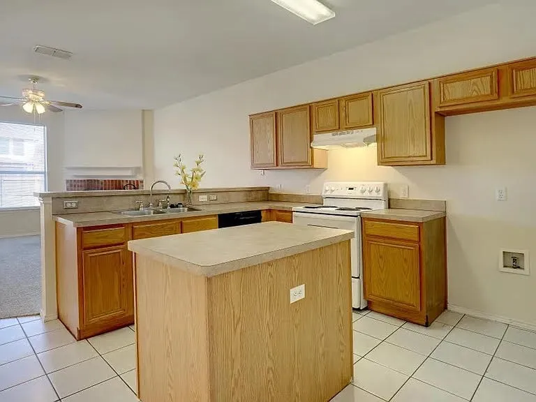 Lovely Kitchen with Island & cabinetry
