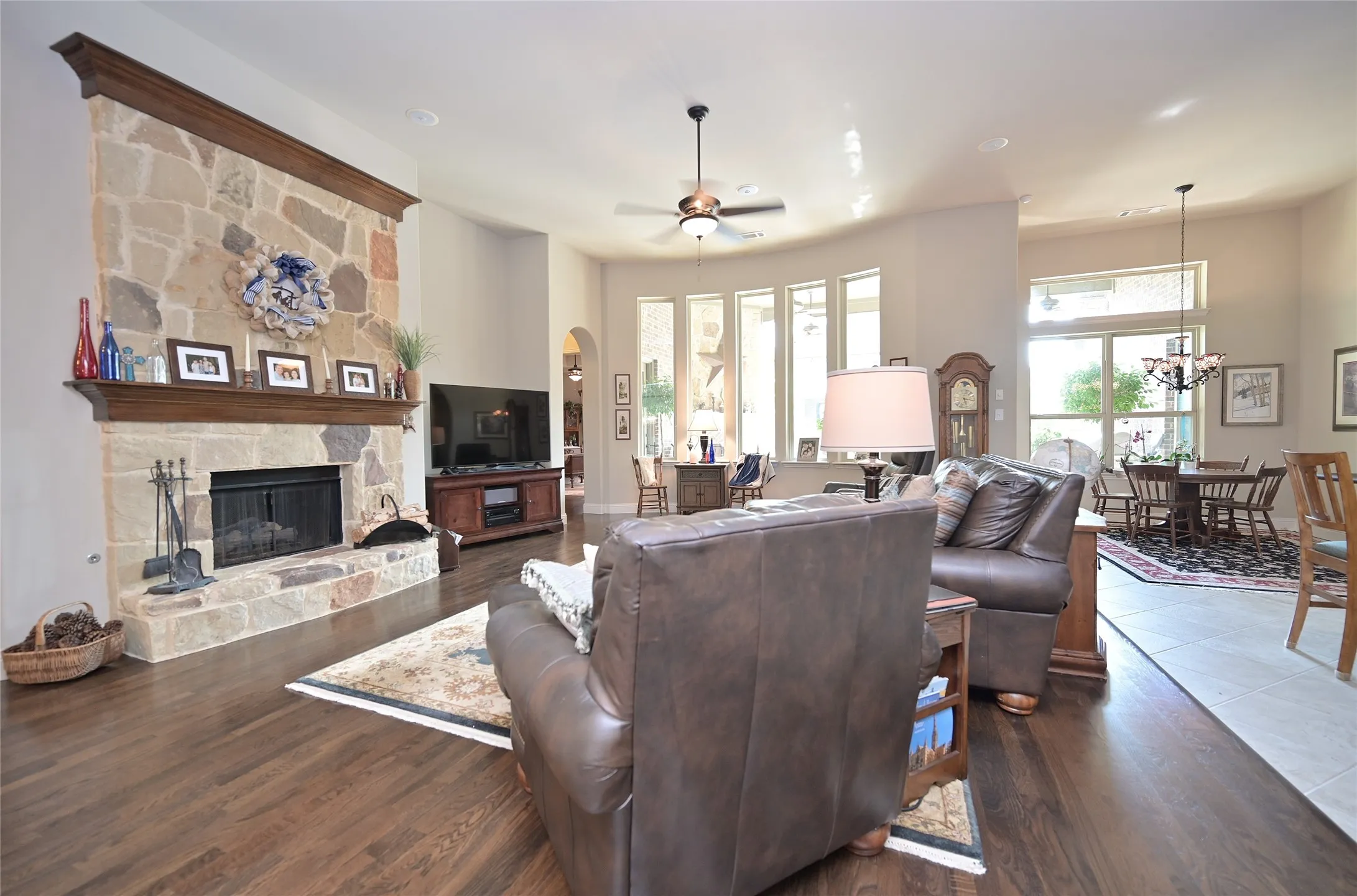 Single Family Residence For Sale in Tarrant County , 9617 Bowman Drive, Fort Worth, Texas 76244, 4 Bedroom, 3 Bathroom, 3 Garage spaces, 3,184 Sqft, built in 2012, mls#21312335, Real Estate Agent in Fort Worth, Homes For Sale in Tarrant county, Homes For Sale in Fort Worth, Realtor in Fort Worth Texas, Real Estate Brokerage Independent Realty Texas, Luminita Cordes Realtor