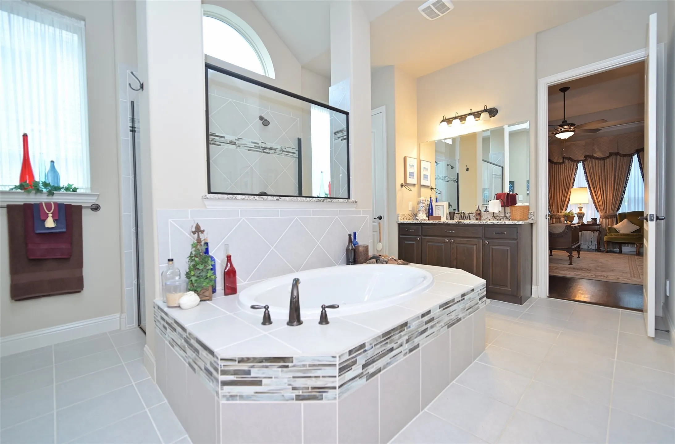 Single Family Residence For Sale in Tarrant County , 9617 Bowman Drive, Fort Worth, Texas 76244, 4 Bedroom, 3 Bathroom, 3 Garage spaces, 3,184 Sqft, built in 2012, mls#21312335, Real Estate Agent in Fort Worth, Homes For Sale in Tarrant county, Homes For Sale in Fort Worth, Realtor in Fort Worth Texas, Real Estate Brokerage Independent Realty Texas, Luminita Cordes Realtor