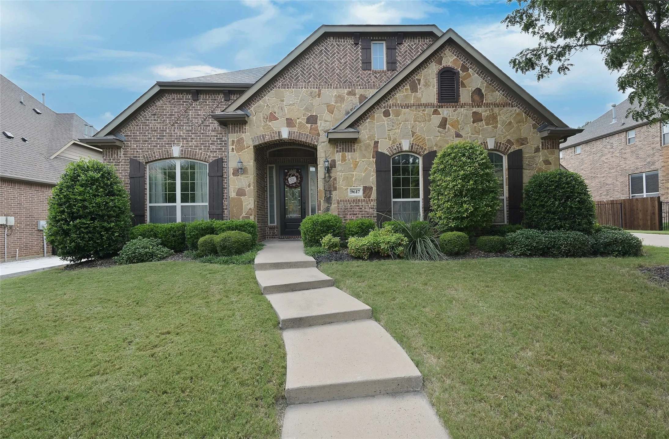 Single Family Residence For Sale in Tarrant County , 9617 Bowman Drive, Fort Worth, Texas 76244, 4 Bedroom, 3 Bathroom, 3 Garage spaces, 3,184 Sqft, built in 2012, mls#21312335, Real Estate Agent in Fort Worth, Homes For Sale in Tarrant county, Homes For Sale in Fort Worth, Realtor in Fort Worth Texas, Real Estate Brokerage Independent Realty Texas, Luminita Cordes Realtor
