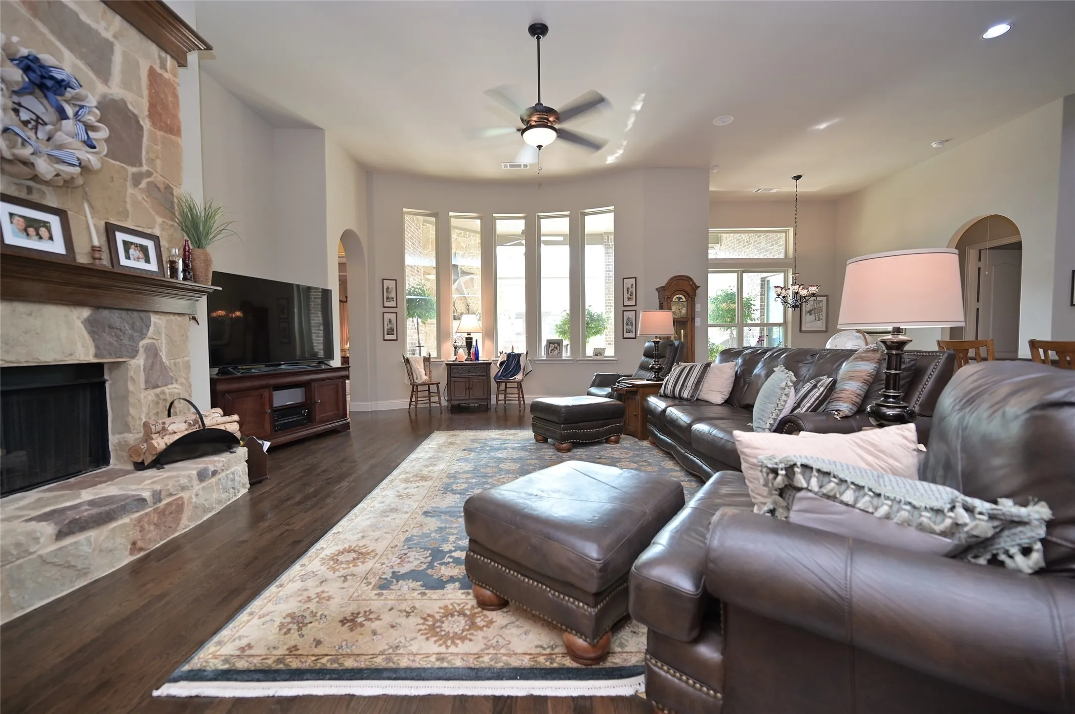 Single Family Residence For Sale in Tarrant County , 9617 Bowman Drive, Fort Worth, Texas 76244, 4 Bedroom, 3 Bathroom, 3 Garage spaces, 3,184 Sqft, built in 2012, mls#21312335, Real Estate Agent in Fort Worth, Homes For Sale in Tarrant county, Homes For Sale in Fort Worth, Realtor in Fort Worth Texas, Real Estate Brokerage Independent Realty Texas, Luminita Cordes Realtor