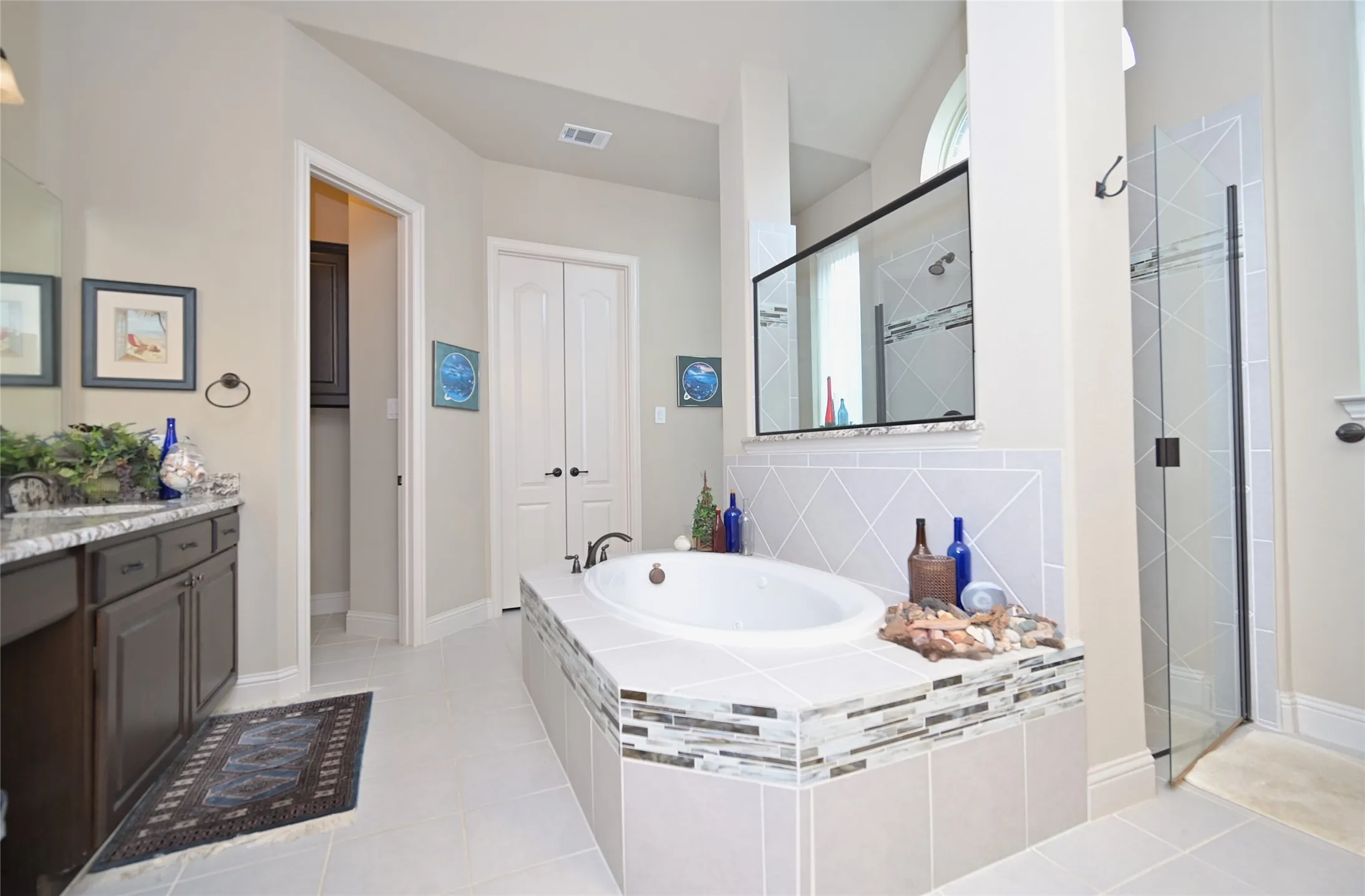 Single Family Residence For Sale in Tarrant County , 9617 Bowman Drive, Fort Worth, Texas 76244, 4 Bedroom, 3 Bathroom, 3 Garage spaces, 3,184 Sqft, built in 2012, mls#21312335, Real Estate Agent in Fort Worth, Homes For Sale in Tarrant county, Homes For Sale in Fort Worth, Realtor in Fort Worth Texas, Real Estate Brokerage Independent Realty Texas, Luminita Cordes Realtor