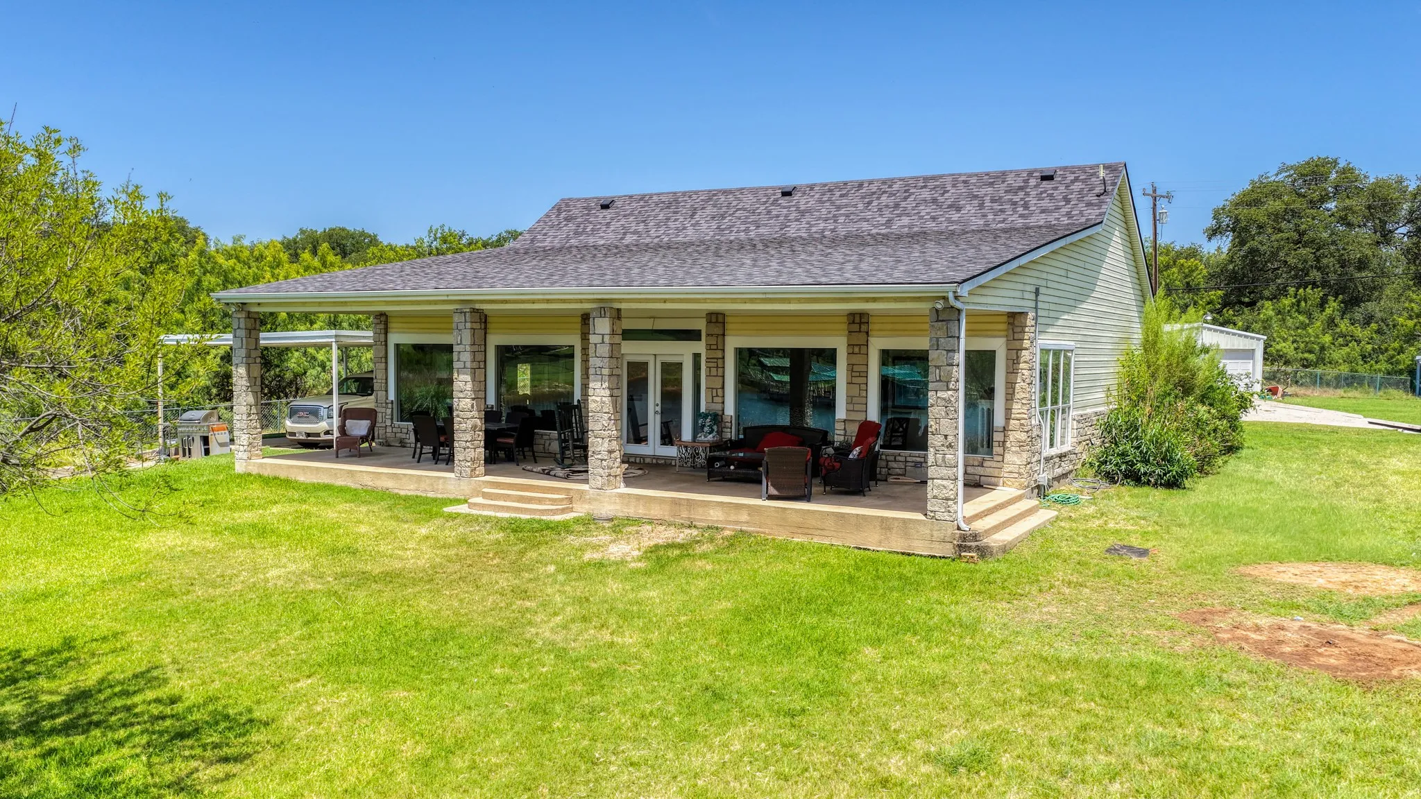 Single Family Residence For Sale in Palo Pinto County , 1011 Firewheel Trail, Graford, Texas 76449, 3 Bedroom, 2 Bathroom, 2 Garage spaces, 2,324 Sqft, built in 1996, mls#21314868, Real Estate Agent in Graford, Homes For Sale in Palo Pinto county, Homes For Sale in Graford, Realtor in Graford Texas, Real Estate Brokerage Independent Realty Texas, Luminita Cordes Realtor