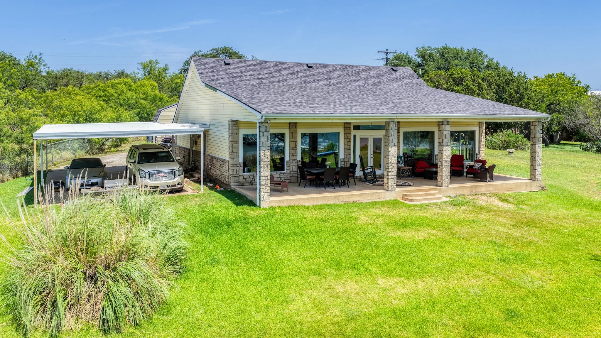 Single Family Residence For Sale in Palo Pinto County , 1011 Firewheel Trail, Graford, Texas 76449, 3 Bedroom, 2 Bathroom, 2 Garage spaces, 2,324 Sqft, built in 1996, mls#21314868, Real Estate Agent in Graford, Homes For Sale in Palo Pinto county, Homes For Sale in Graford, Realtor in Graford Texas, Real Estate Brokerage Independent Realty Texas, Luminita Cordes Realtor