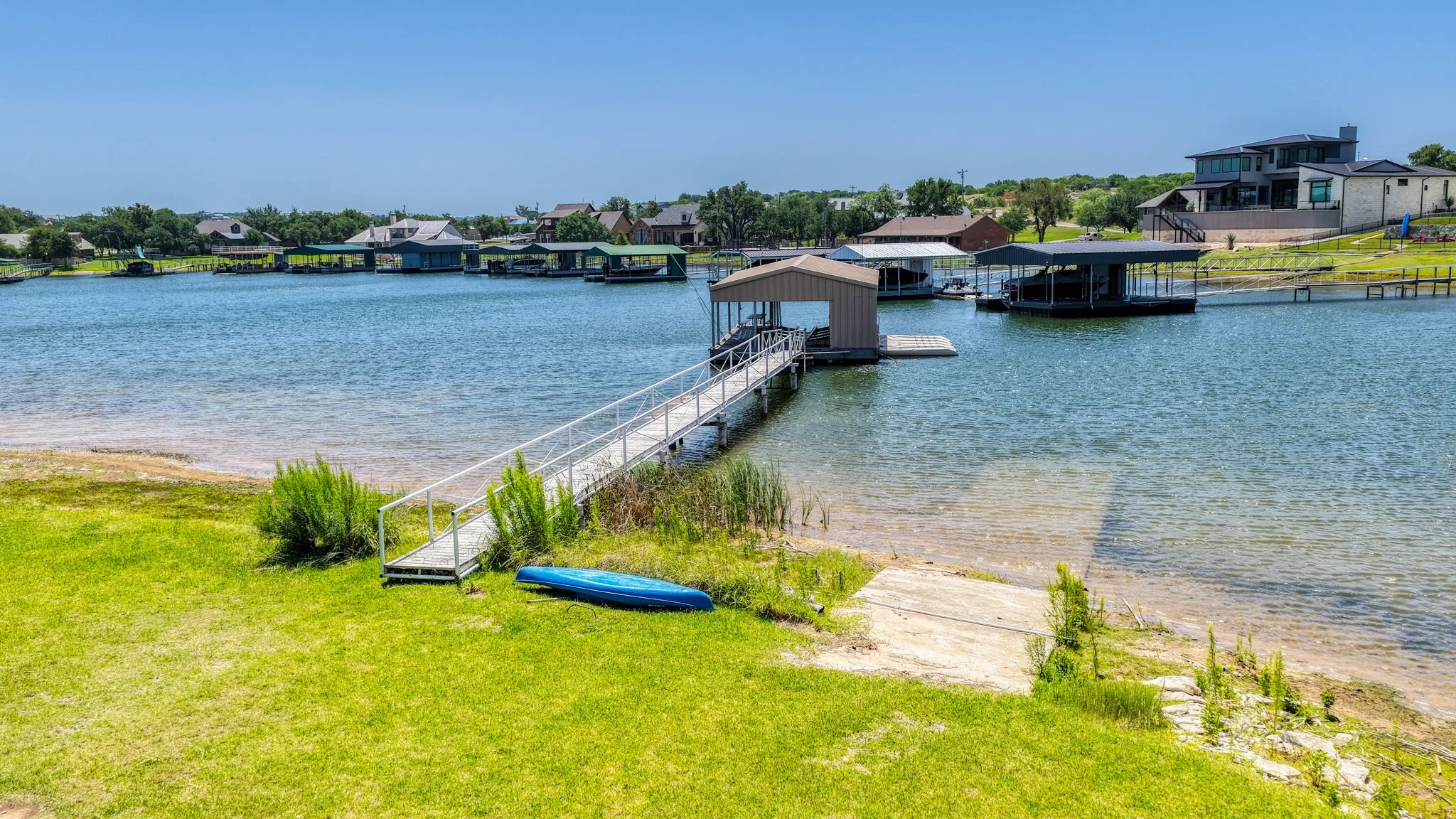 Single Family Residence For Sale in Palo Pinto County , 1011 Firewheel Trail, Graford, Texas 76449, 3 Bedroom, 2 Bathroom, 2 Garage spaces, 2,324 Sqft, built in 1996, mls#21314868, Real Estate Agent in Graford, Homes For Sale in Palo Pinto county, Homes For Sale in Graford, Realtor in Graford Texas, Real Estate Brokerage Independent Realty Texas, Luminita Cordes Realtor