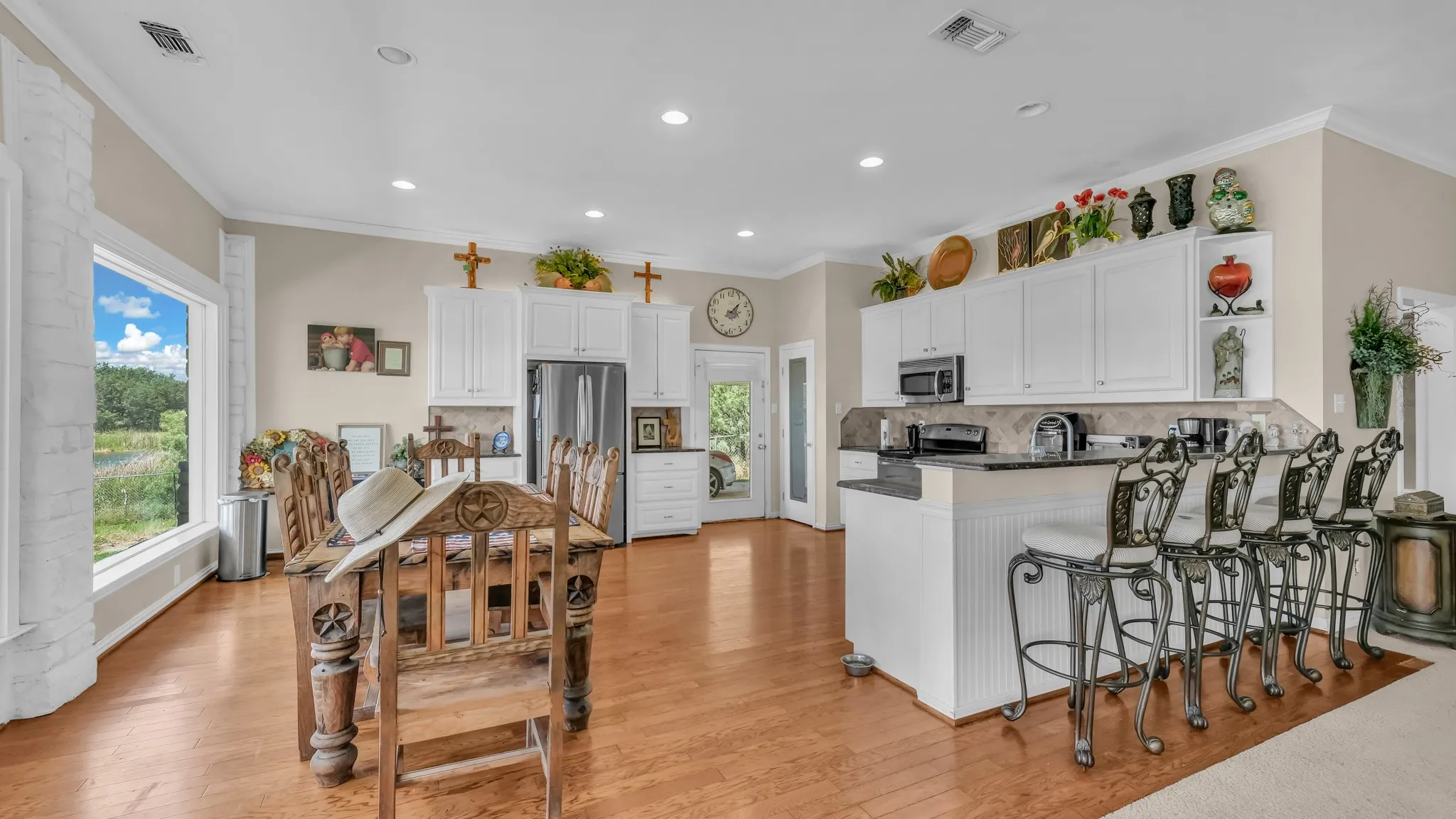 Single Family Residence For Sale in Palo Pinto County , 1011 Firewheel Trail, Graford, Texas 76449, 3 Bedroom, 2 Bathroom, 2 Garage spaces, 2,324 Sqft, built in 1996, mls#21314868, Real Estate Agent in Graford, Homes For Sale in Palo Pinto county, Homes For Sale in Graford, Realtor in Graford Texas, Real Estate Brokerage Independent Realty Texas, Luminita Cordes Realtor