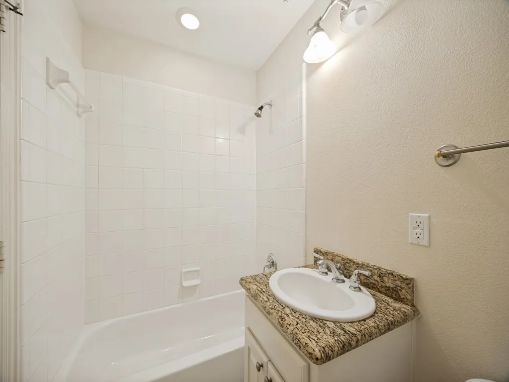 Single Family Residence For Sale in Dallas County , 3425 Westminster Avenue, University Park, Texas 75205, 9 Bedroom, 12 Bathroom, 2 Garage spaces, 7,140 Sqft, built in 2002, Price $2,995,000, mls#21314859, Real Estate Agent in University Park, Homes For Sale in Dallas county, Homes For Sale in University Park, Realtor in University Park Texas, Real Estate Brokerage Independent Realty Texas, Luminita Cordes Realtor
