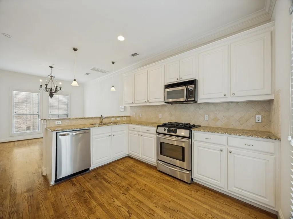 Single Family Residence For Sale in Dallas County , 3425 Westminster Avenue, University Park, Texas 75205, 9 Bedroom, 12 Bathroom, 2 Garage spaces, 7,140 Sqft, built in 2002, Price $2,995,000, mls#21314859, Real Estate Agent in University Park, Homes For Sale in Dallas county, Homes For Sale in University Park, Realtor in University Park Texas, Real Estate Brokerage Independent Realty Texas, Luminita Cordes Realtor