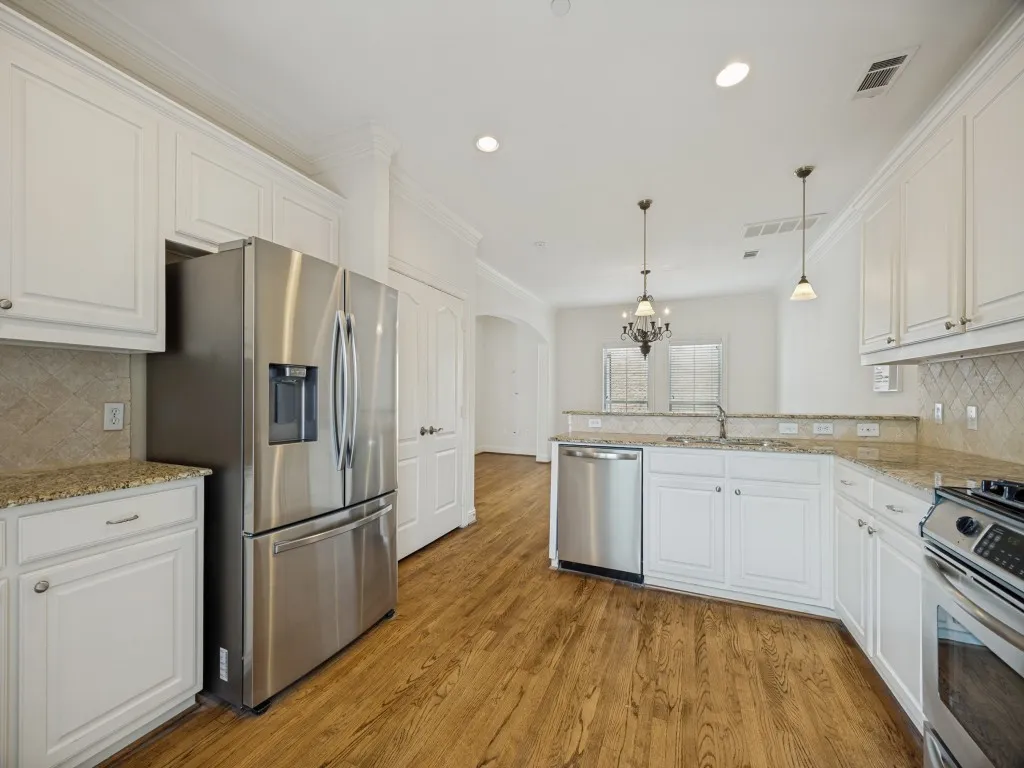 Single Family Residence For Sale in Dallas County , 3425 Westminster Avenue, University Park, Texas 75205, 9 Bedroom, 12 Bathroom, 2 Garage spaces, 7,140 Sqft, built in 2002, Price $2,995,000, mls#21314859, Real Estate Agent in University Park, Homes For Sale in Dallas county, Homes For Sale in University Park, Realtor in University Park Texas, Real Estate Brokerage Independent Realty Texas, Luminita Cordes Realtor