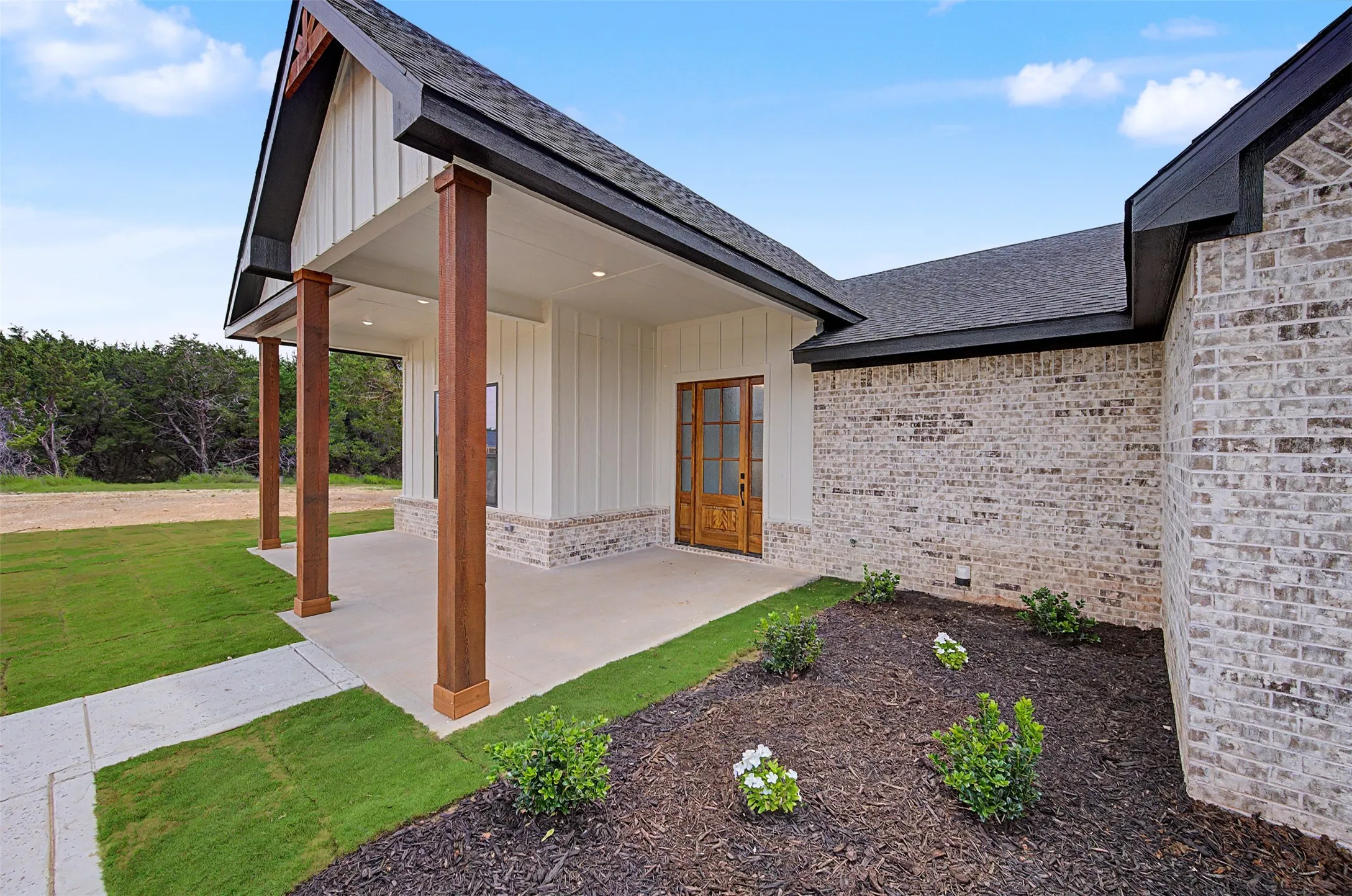 Single Family Residence For Sale in Johnson County , 7804 Kenleigh Lane, Rio Vista, Texas 76093, 4 Bedroom, 3 Bathroom, 2 Garage spaces, 2,391 Sqft, built in 2026, mls#21314892, Real Estate Agent in Rio Vista, Homes For Sale in Johnson county, Homes For Sale in Rio Vista, Realtor in Rio Vista Texas, Real Estate Brokerage Independent Realty Texas, Luminita Cordes Realtor