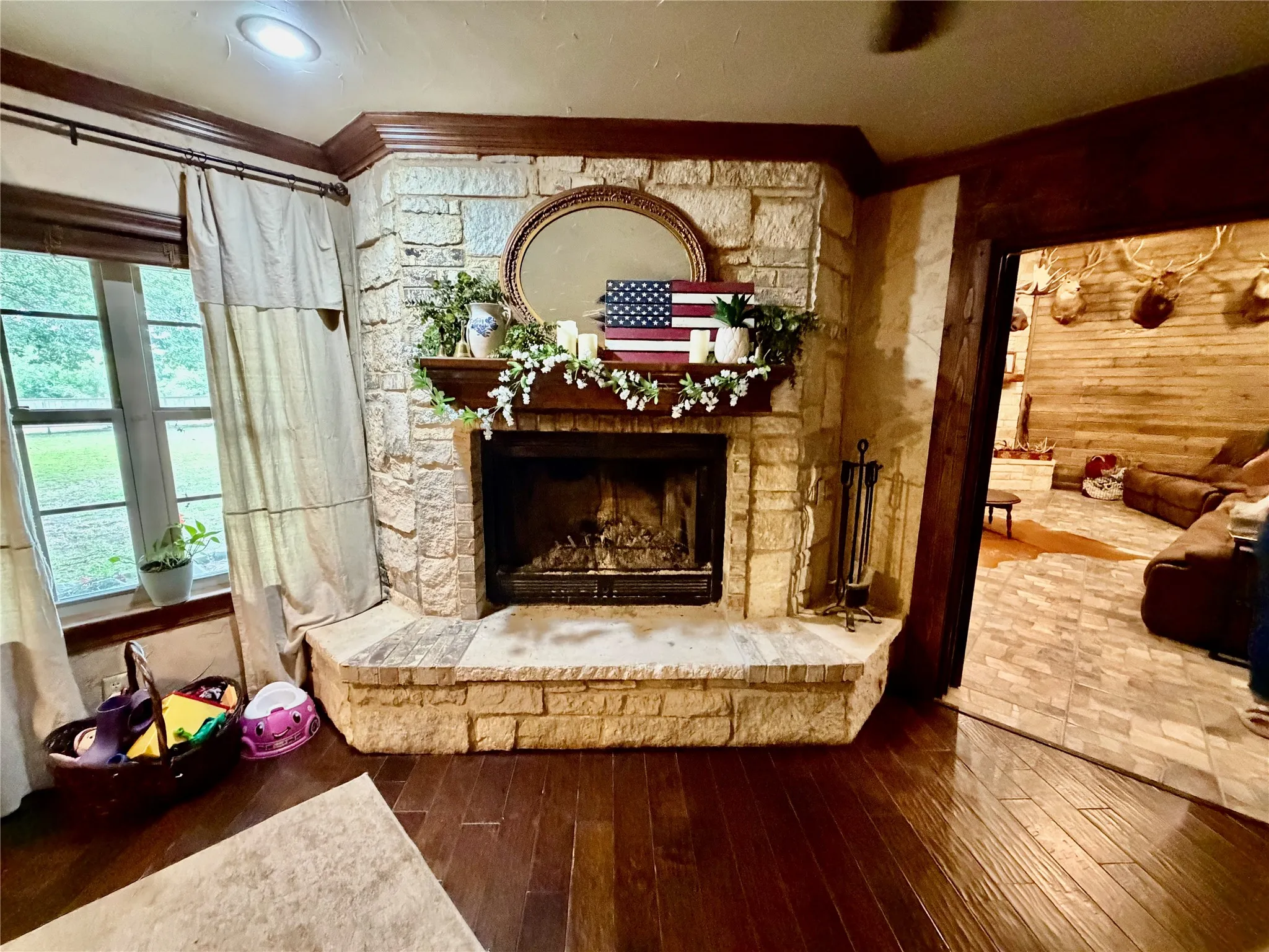 This Fireplace hears the whole house very well.