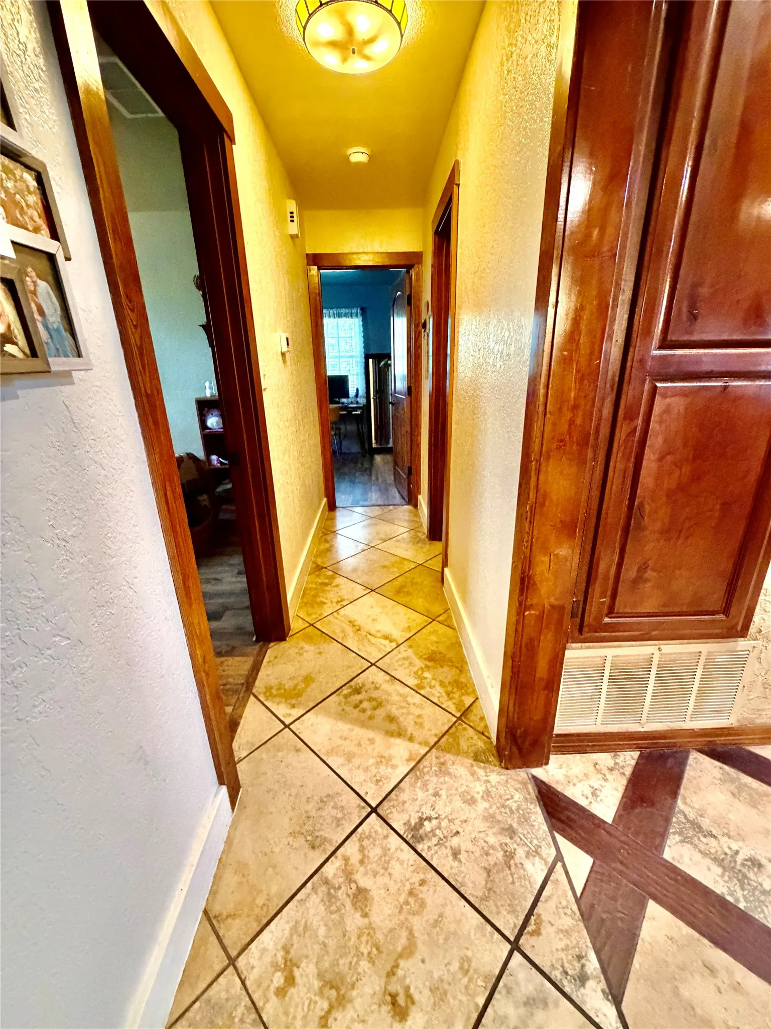 Single Family Residence For Sale in Eastland County , 309 County Road 461, Eastland, Texas 76448, 5 Bedrooms, 3 Bathrooms, Garage spaces, 2,814 Sqft, built in 1990, Price $499,750, mls#21314848, Real Estate Agent in Eastland, Homes For Sale in Eastland county, Homes For Sale in Eastland, Realtor in Eastland Texas, Real Estate Brokerage Independent Realty Texas, Luminita Cordes Realtor