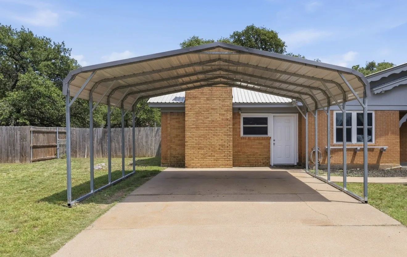 Single Family Residence For Sale in Brown County , 1608 Campa Drive, Brownwood, Texas 76801, 4 Bedroom, 2 Bathroom, Garage spaces, 1,621 Sqft, built in 1962, mls#21314898, Real Estate Agent in Brownwood, Homes For Sale in Brown county, Homes For Sale in Brownwood, Realtor in Brownwood Texas, Real Estate Brokerage Independent Realty Texas, Luminita Cordes Realtor