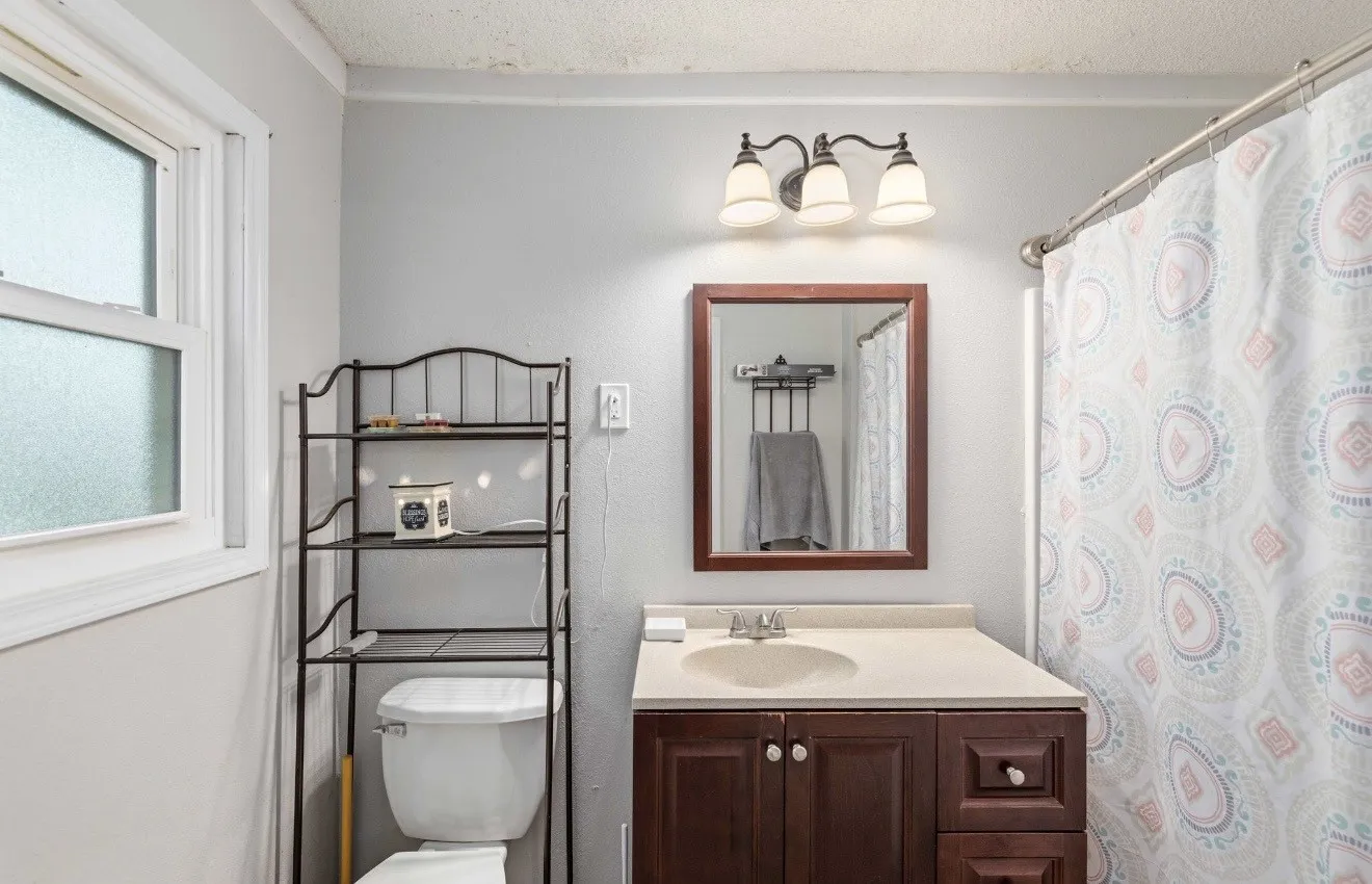 Single Family Residence For Sale in Brown County , 1608 Campa Drive, Brownwood, Texas 76801, 4 Bedroom, 2 Bathroom, Garage spaces, 1,621 Sqft, built in 1962, mls#21314898, Real Estate Agent in Brownwood, Homes For Sale in Brown county, Homes For Sale in Brownwood, Realtor in Brownwood Texas, Real Estate Brokerage Independent Realty Texas, Luminita Cordes Realtor