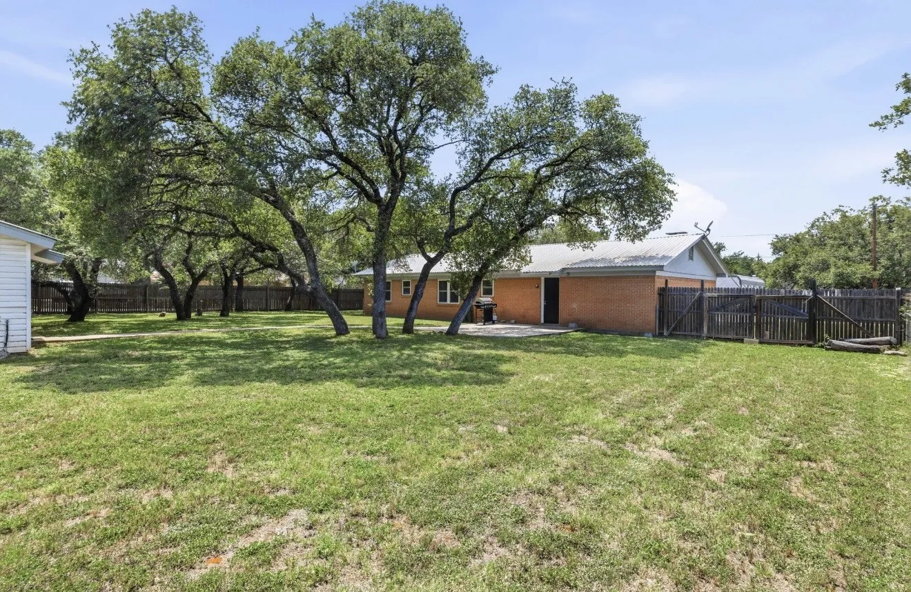 Single Family Residence For Sale in Brown County , 1608 Campa Drive, Brownwood, Texas 76801, 4 Bedroom, 2 Bathroom, Garage spaces, 1,621 Sqft, built in 1962, mls#21314898, Real Estate Agent in Brownwood, Homes For Sale in Brown county, Homes For Sale in Brownwood, Realtor in Brownwood Texas, Real Estate Brokerage Independent Realty Texas, Luminita Cordes Realtor
