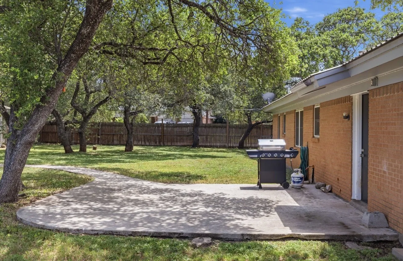 Single Family Residence For Sale in Brown County , 1608 Campa Drive, Brownwood, Texas 76801, 4 Bedroom, 2 Bathroom, Garage spaces, 1,621 Sqft, built in 1962, mls#21314898, Real Estate Agent in Brownwood, Homes For Sale in Brown county, Homes For Sale in Brownwood, Realtor in Brownwood Texas, Real Estate Brokerage Independent Realty Texas, Luminita Cordes Realtor