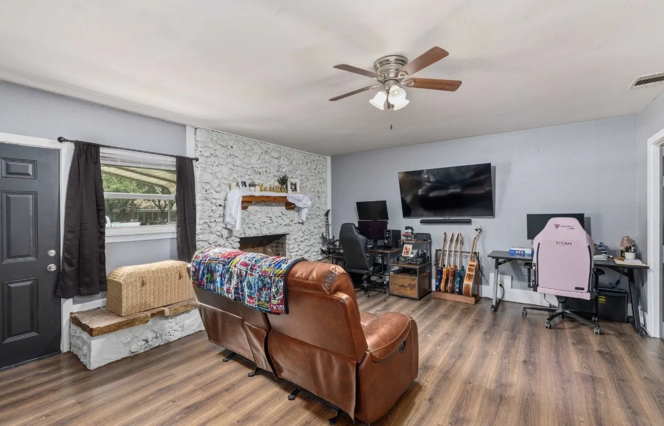 Single Family Residence For Sale in Brown County , 1608 Campa Drive, Brownwood, Texas 76801, 4 Bedroom, 2 Bathroom, Garage spaces, 1,621 Sqft, built in 1962, mls#21314898, Real Estate Agent in Brownwood, Homes For Sale in Brown county, Homes For Sale in Brownwood, Realtor in Brownwood Texas, Real Estate Brokerage Independent Realty Texas, Luminita Cordes Realtor